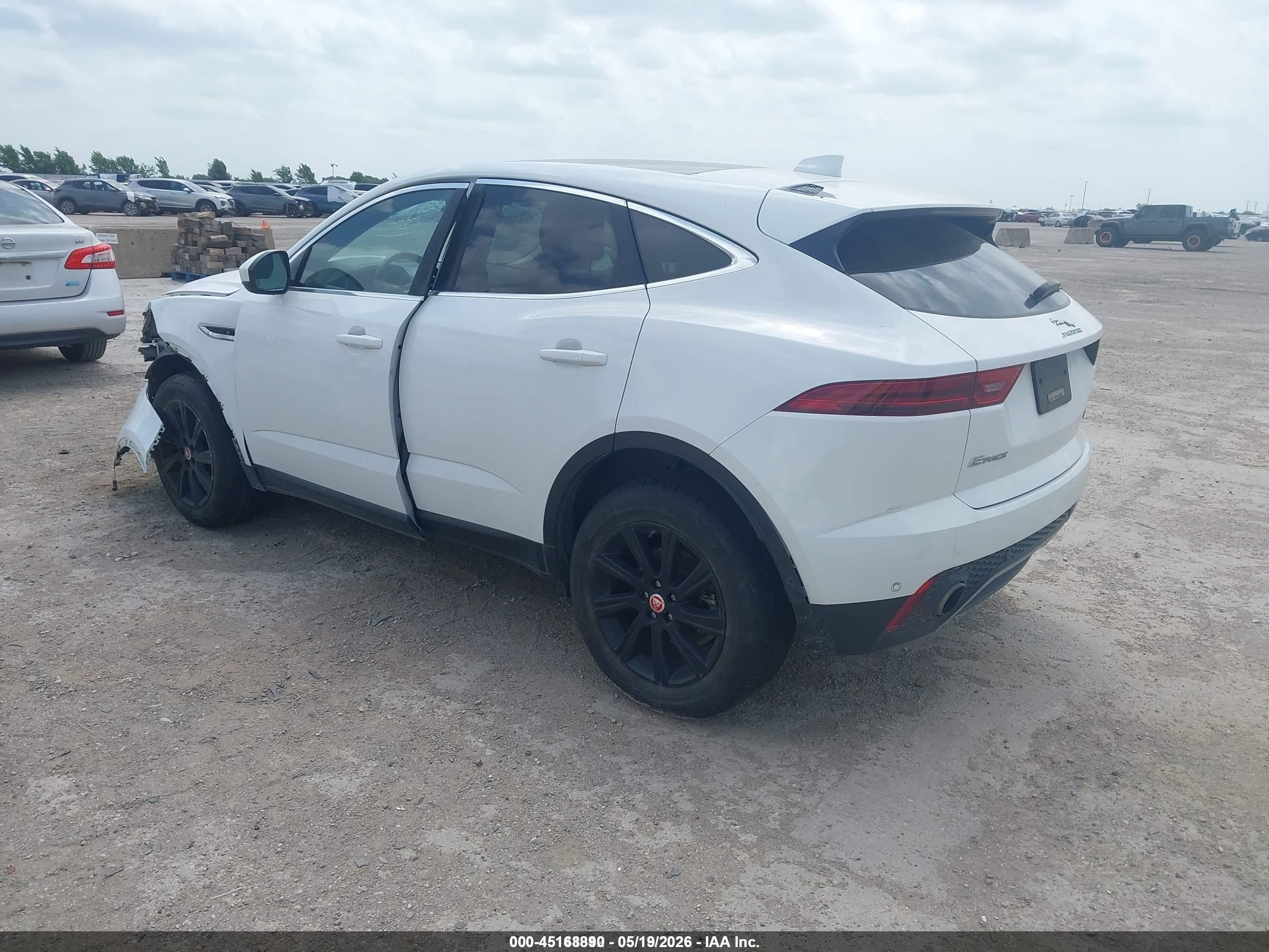 2018 Jaguar E-pace R-dynamic S/s Белый vin: SADFJ2FX6J1Z05334