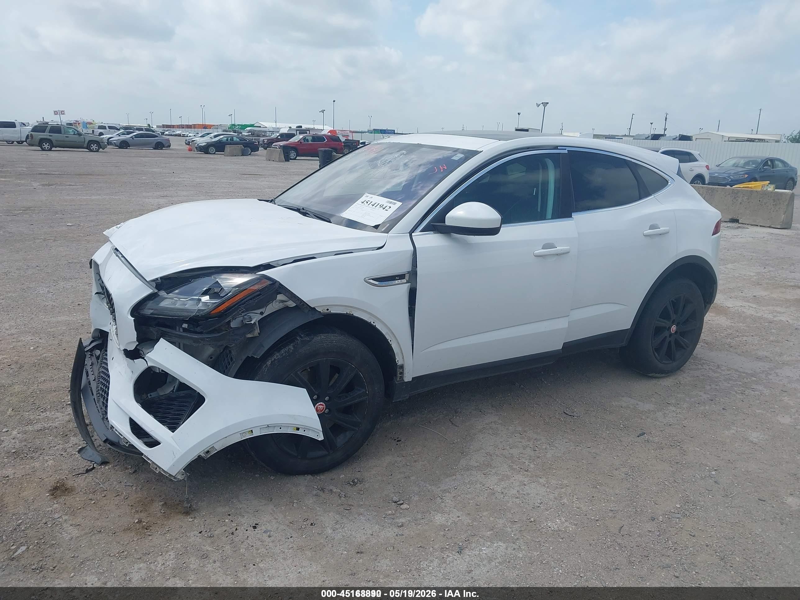 2018 Jaguar E-pace R-dynamic S/s Белый vin: SADFJ2FX6J1Z05334