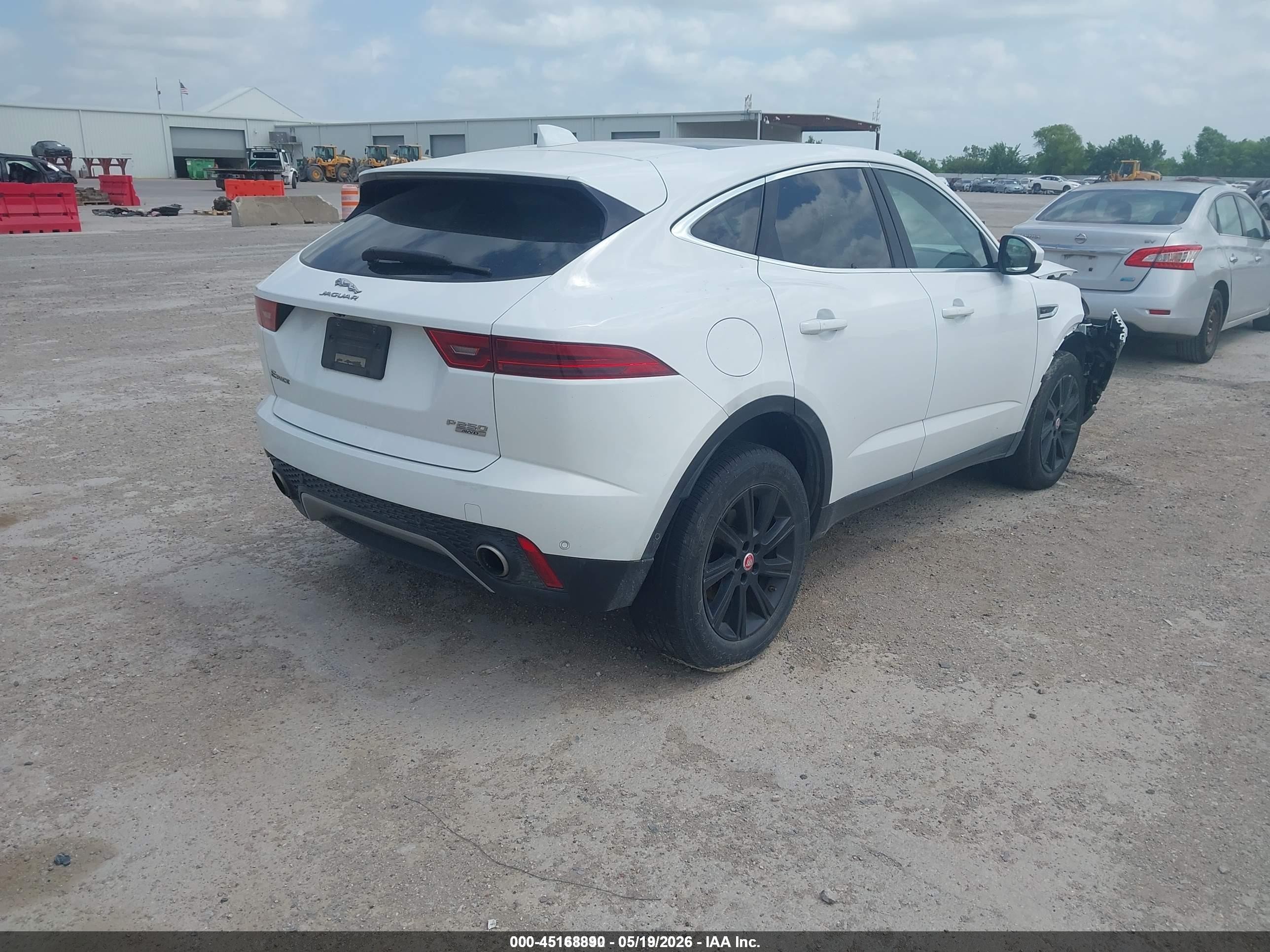 2018 Jaguar E-pace R-dynamic S/s Белый vin: SADFJ2FX6J1Z05334