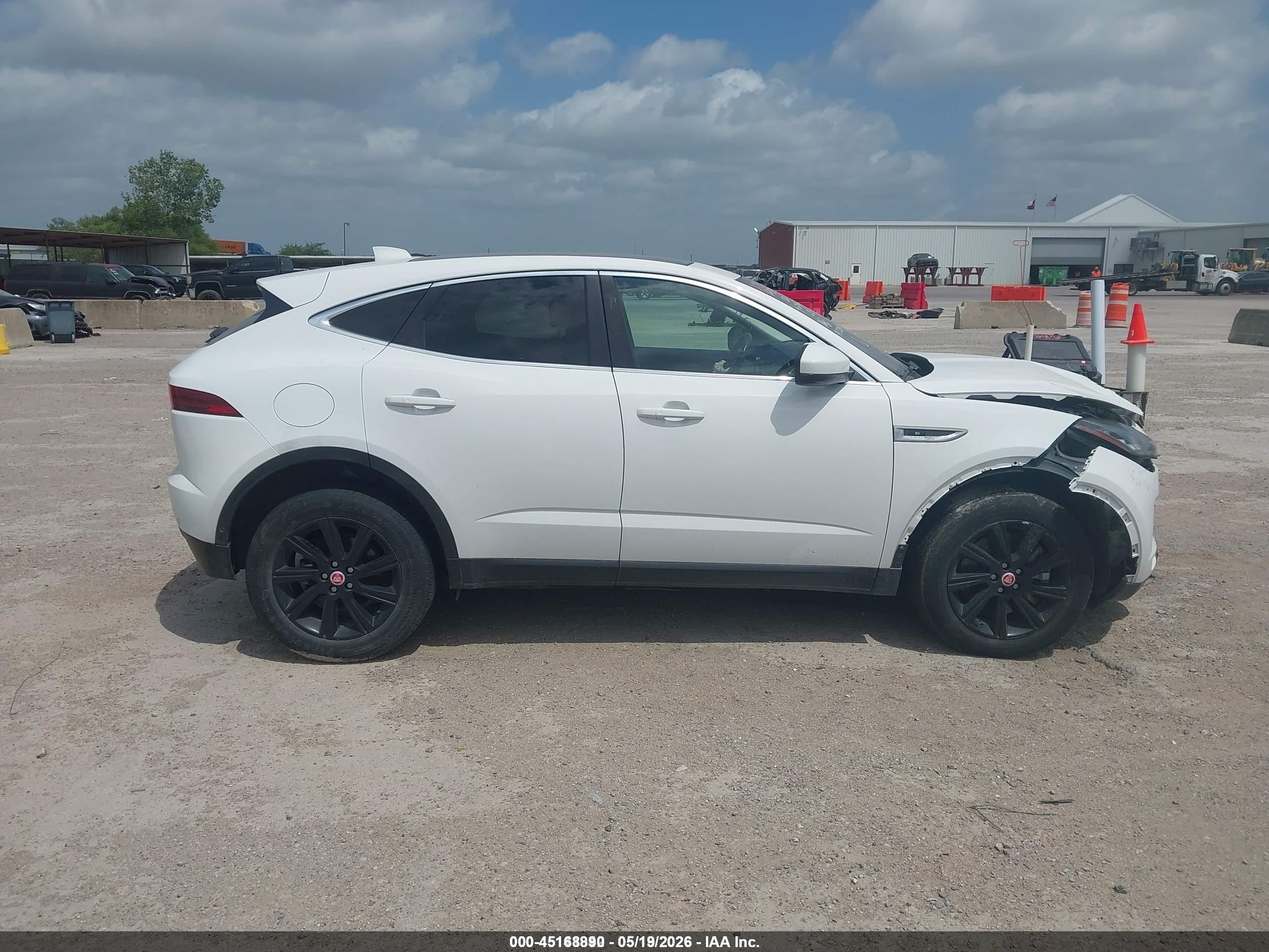 2018 Jaguar E-pace R-dynamic S/s Белый vin: SADFJ2FX6J1Z05334