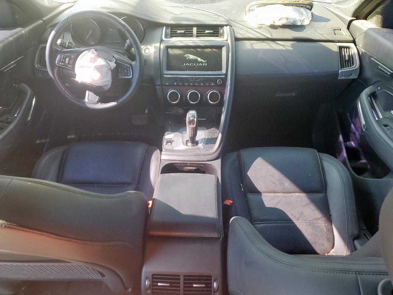 2020 Jaguar E-pace Se Gray vin: SADFP2FX1L1014322