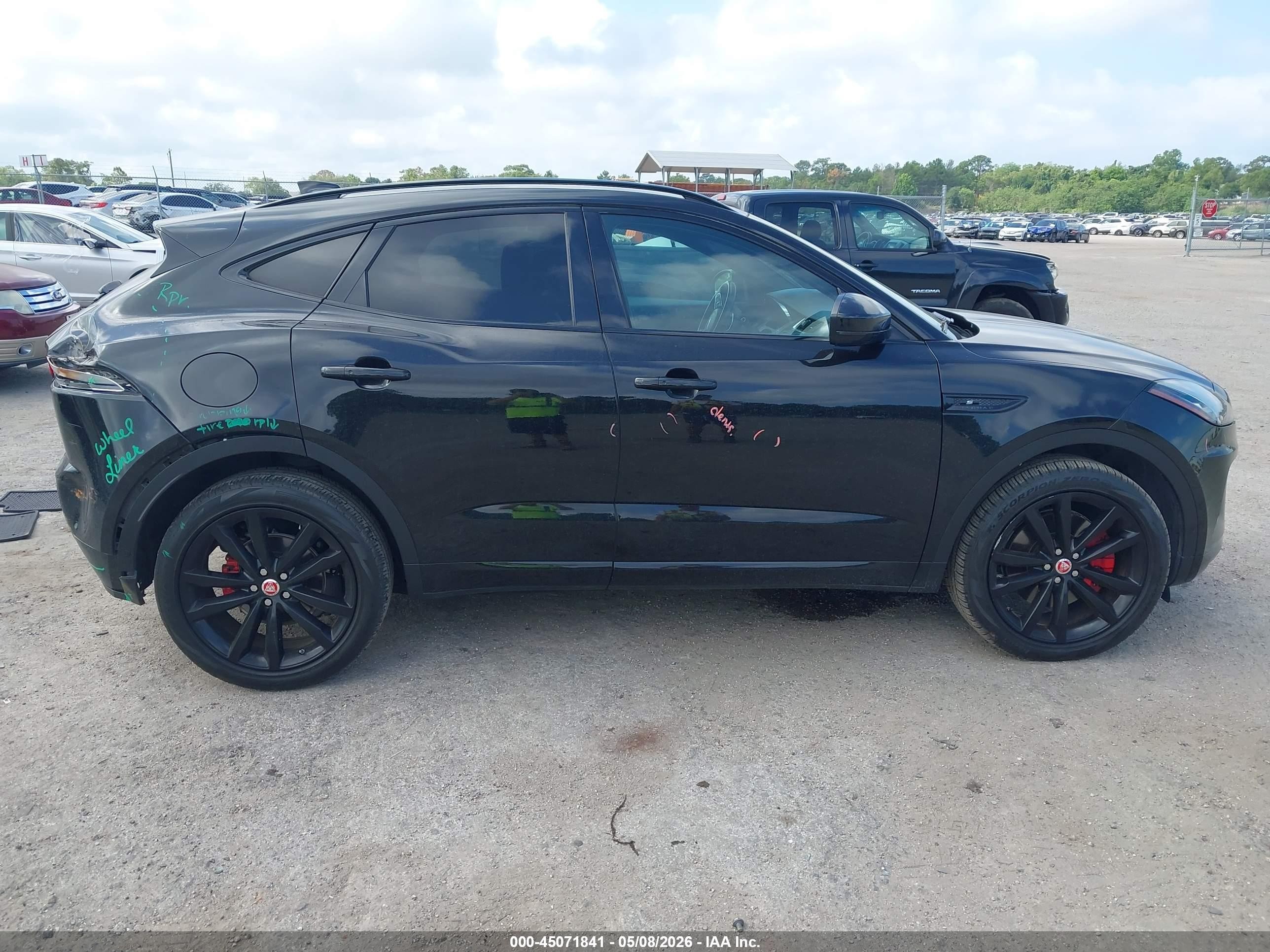 2018 Jaguar E-pace R-dynamic S Черный vin: SADFT2GX4J1Z29835