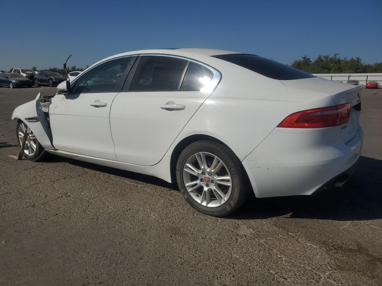2018 Jaguar Xe Premium White vin: SAJAD4FN8JCP33370