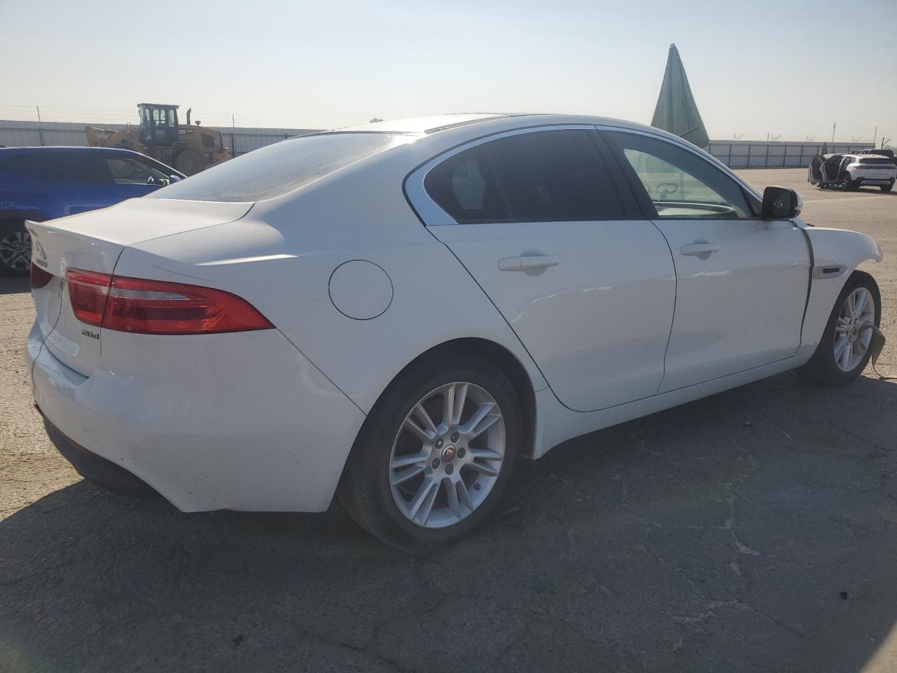 2018 Jaguar Xe Premium White vin: SAJAD4FN8JCP33370