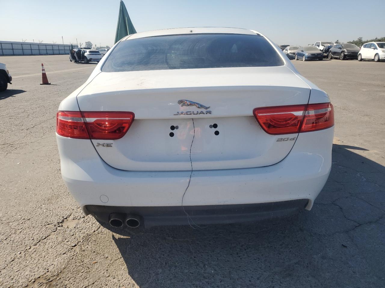 2018 Jaguar Xe Premium White vin: SAJAD4FN8JCP33370