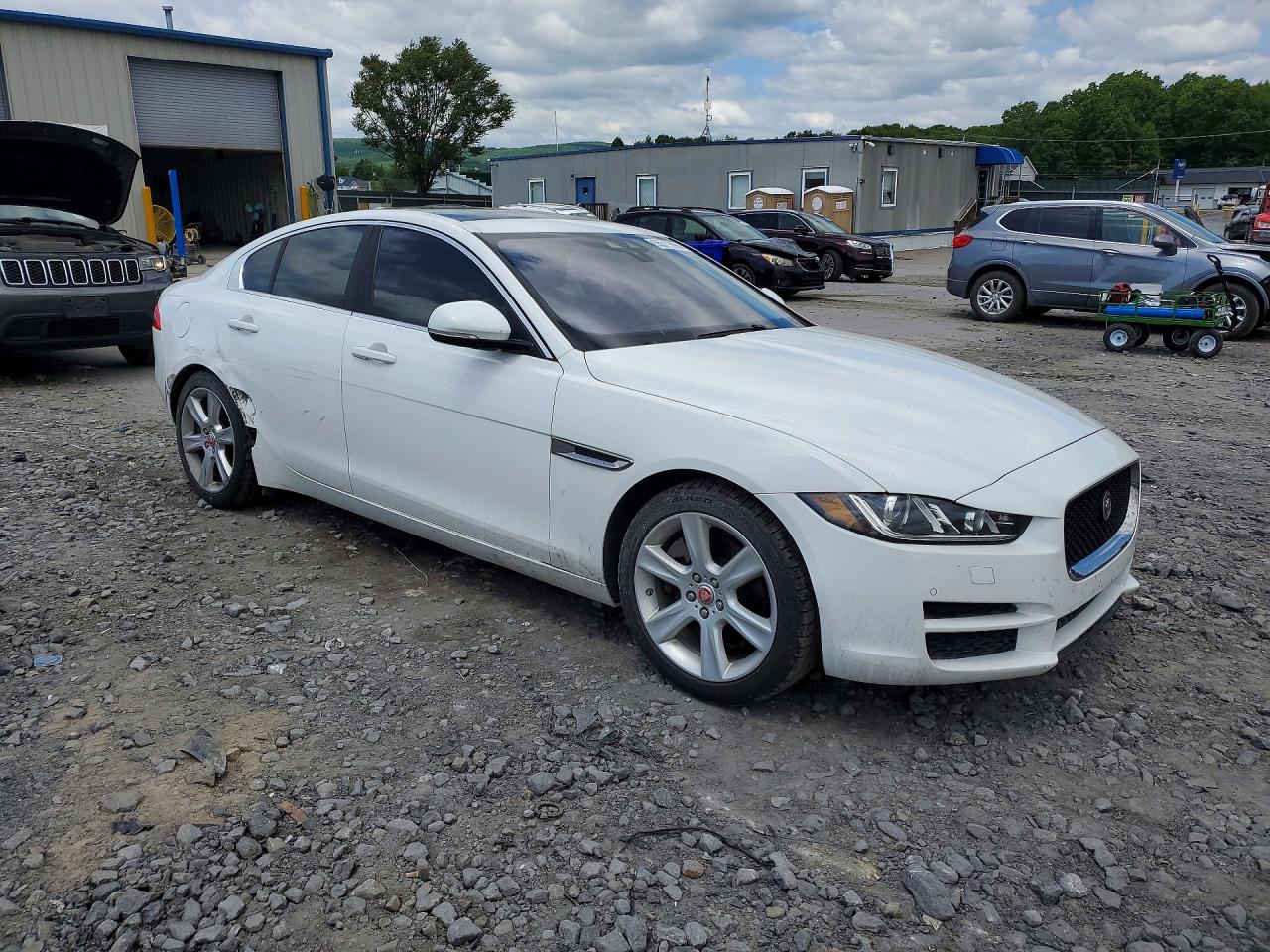 2017 Jaguar Xe Prestige White vin: SAJAE4BG0HA965391