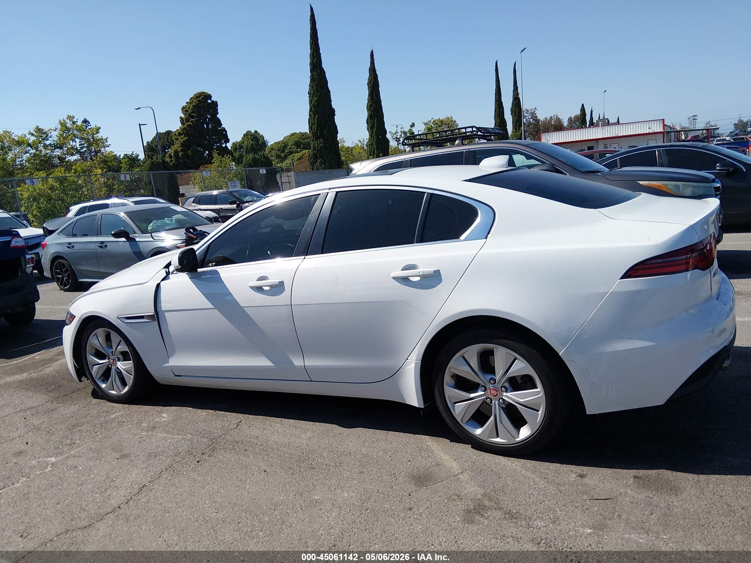 2020 Jaguar Xe S Rwd Automatic White vin: SAJAE4FX7LCP64207
