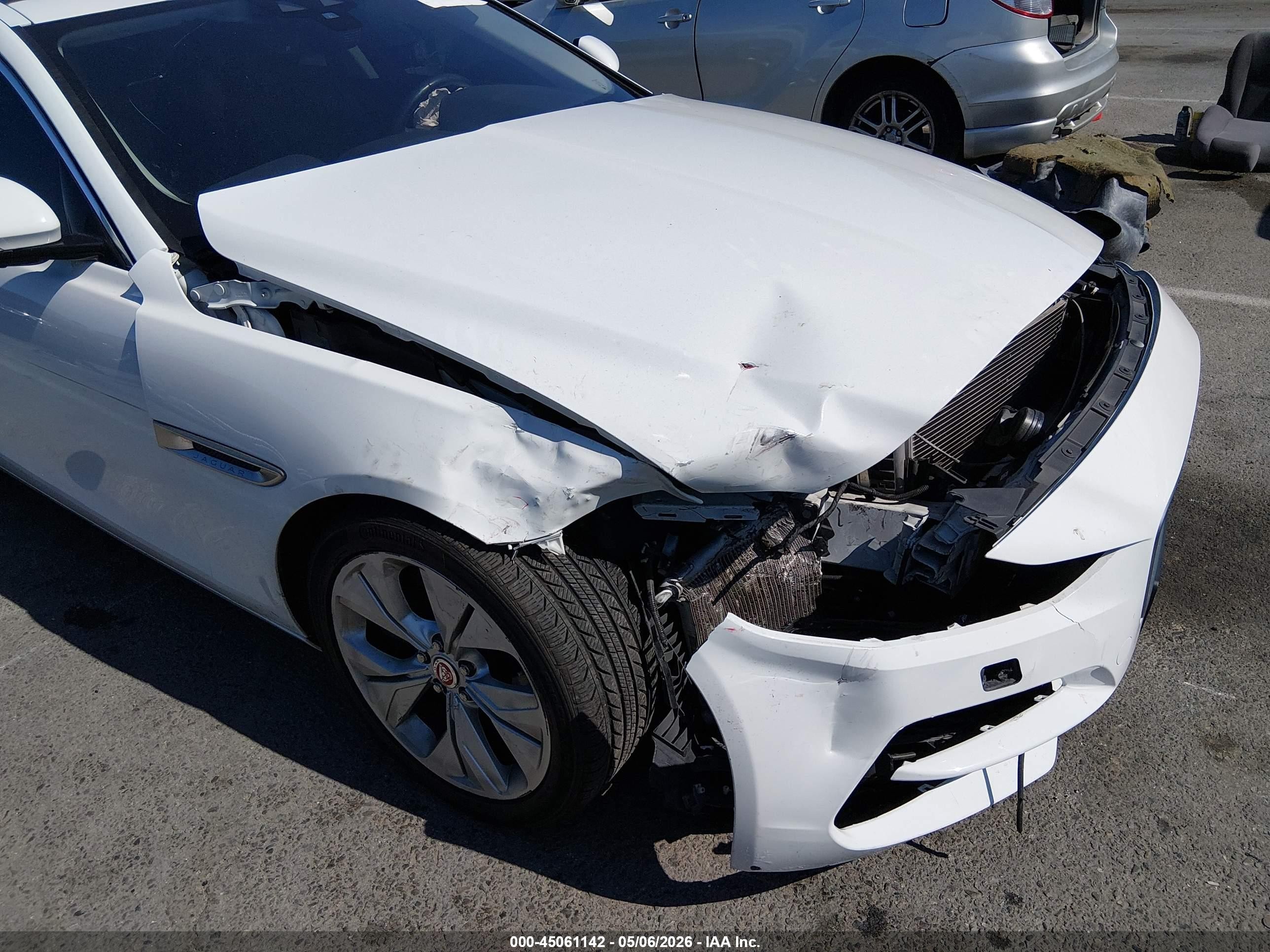 2020 Jaguar Xe S Rwd Automatic White vin: SAJAE4FX7LCP64207