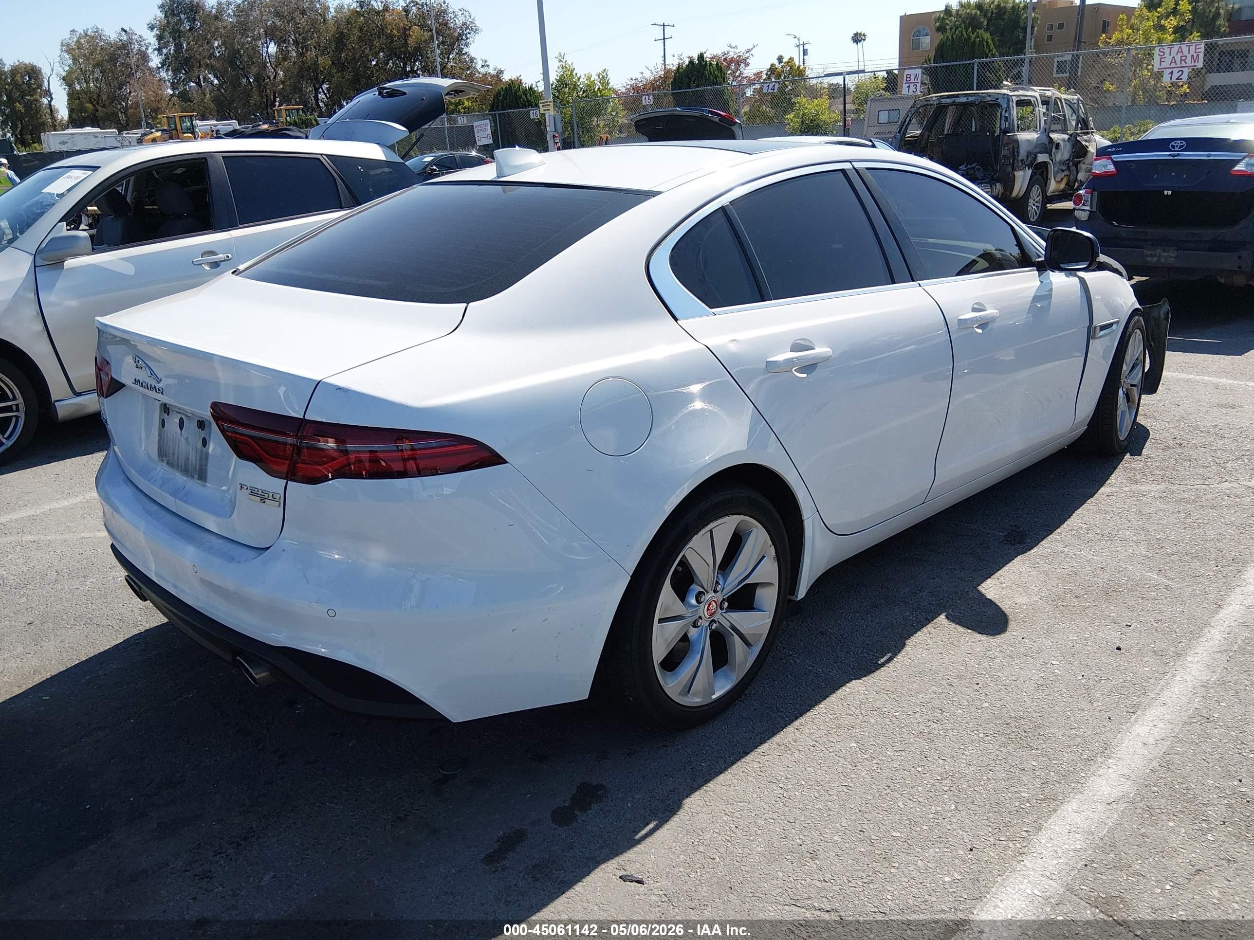 2020 Jaguar Xe S Rwd Automatic White vin: SAJAE4FX7LCP64207