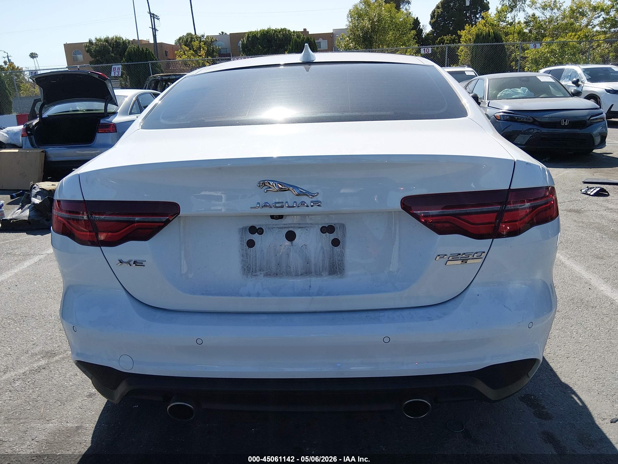 2020 Jaguar Xe S Rwd Automatic White vin: SAJAE4FX7LCP64207