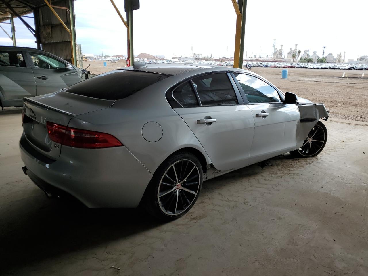 2018 Jaguar Xe S Серебряный vin: SAJAG4FV5JCP18607