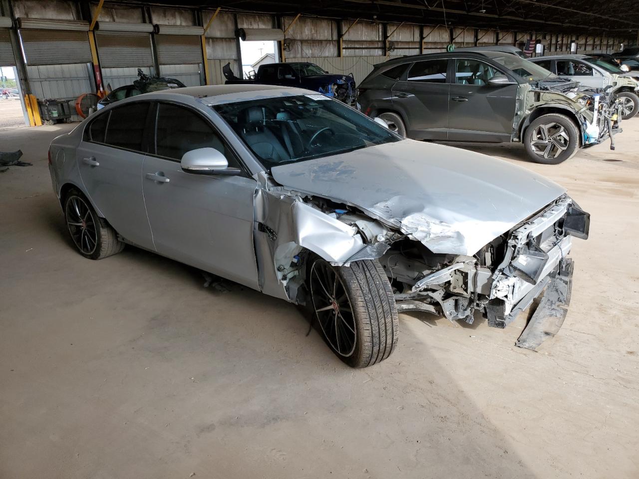 2018 Jaguar Xe S Серебряный vin: SAJAG4FV5JCP18607