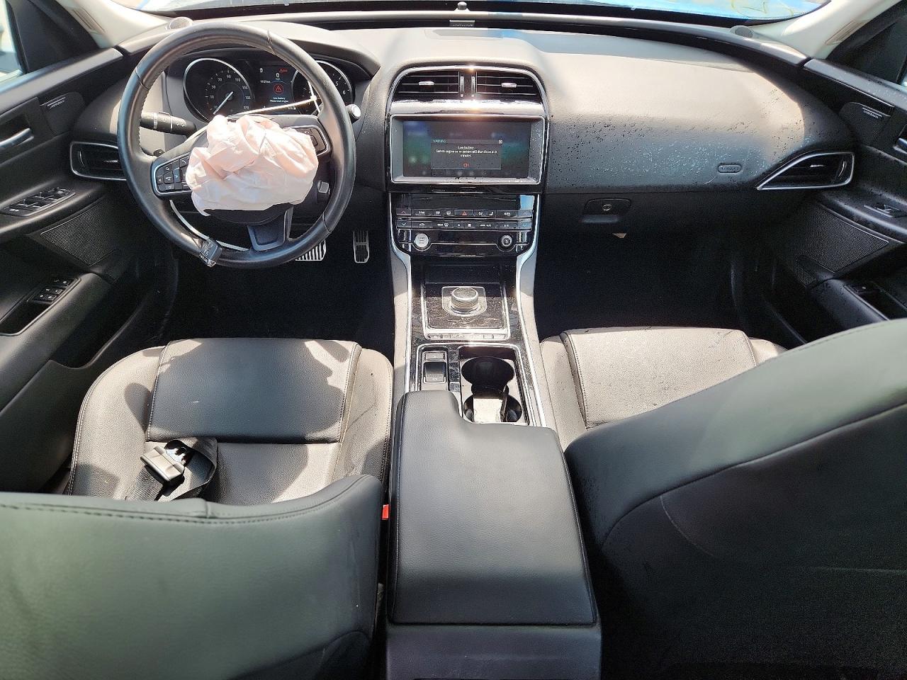 2019 Jaguar Xe Premium Gray vin: SAJAJ4FX9KCP46768