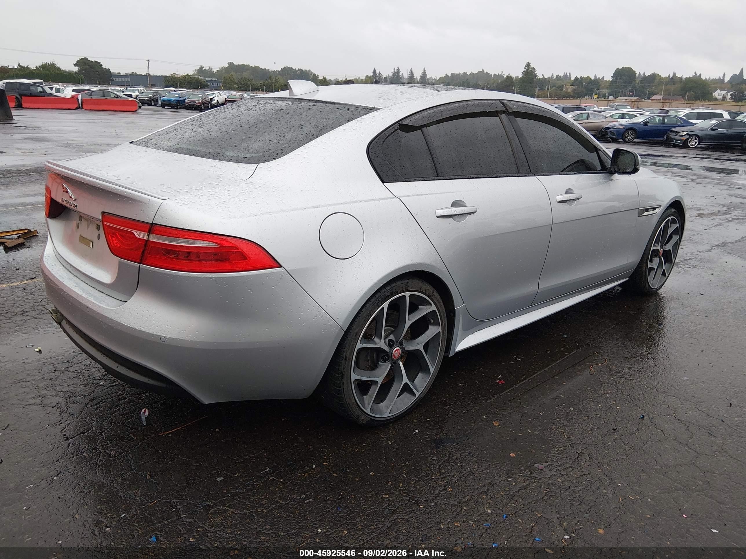 2017 Jaguar Xe 20d R-sport Silver vin: SAJAL4BN9HA951154