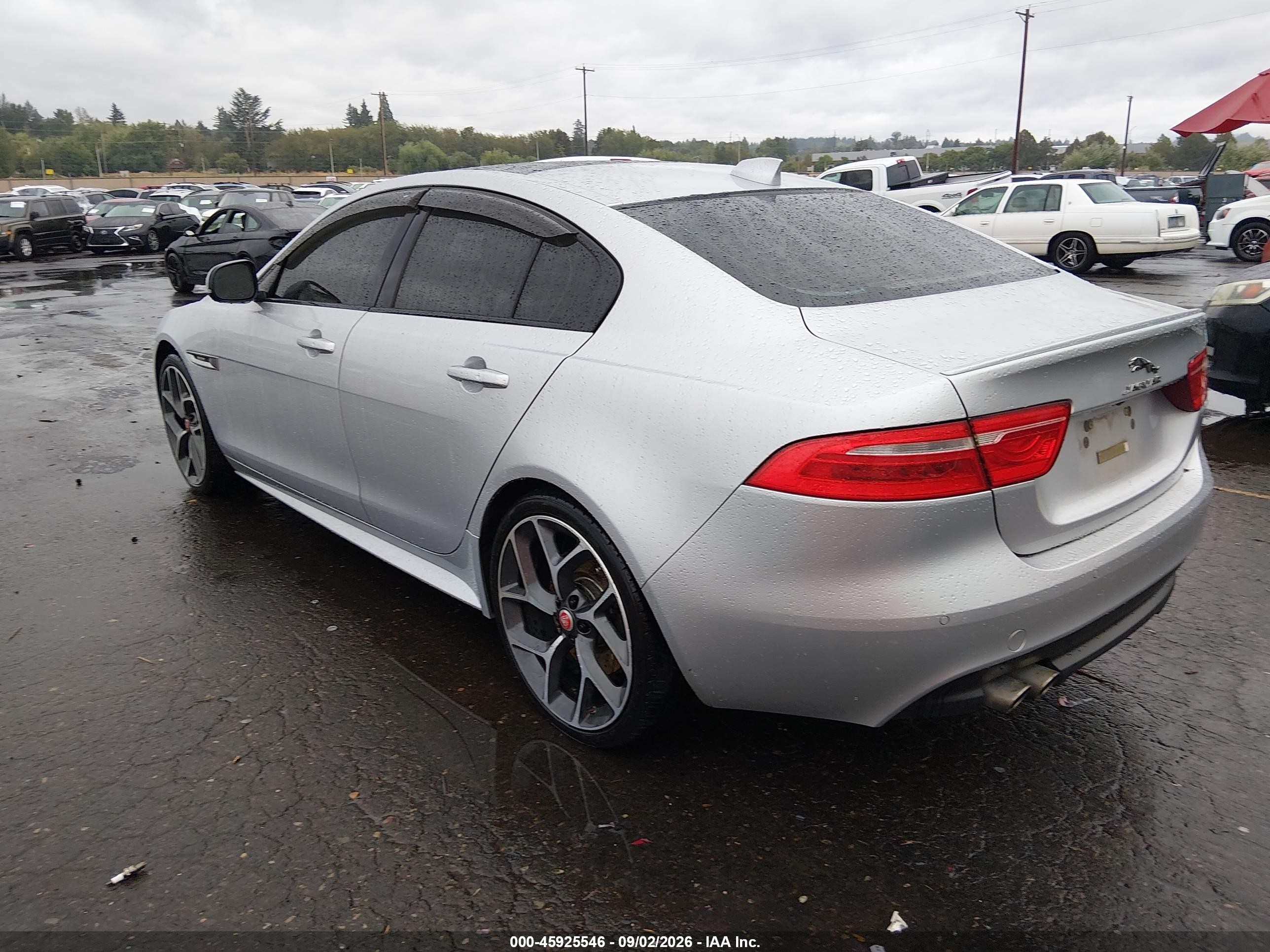 2017 Jaguar Xe 20d R-sport Silver vin: SAJAL4BN9HA951154