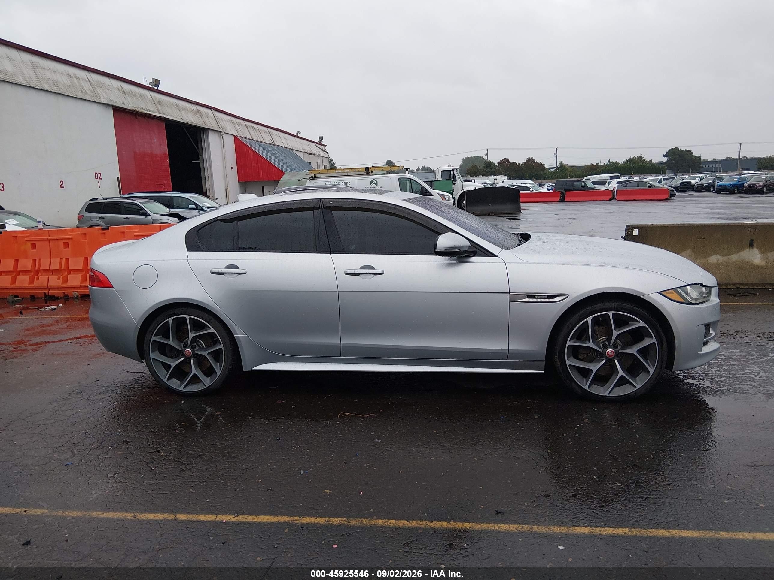 2017 Jaguar Xe 20d R-sport Silver vin: SAJAL4BN9HA951154