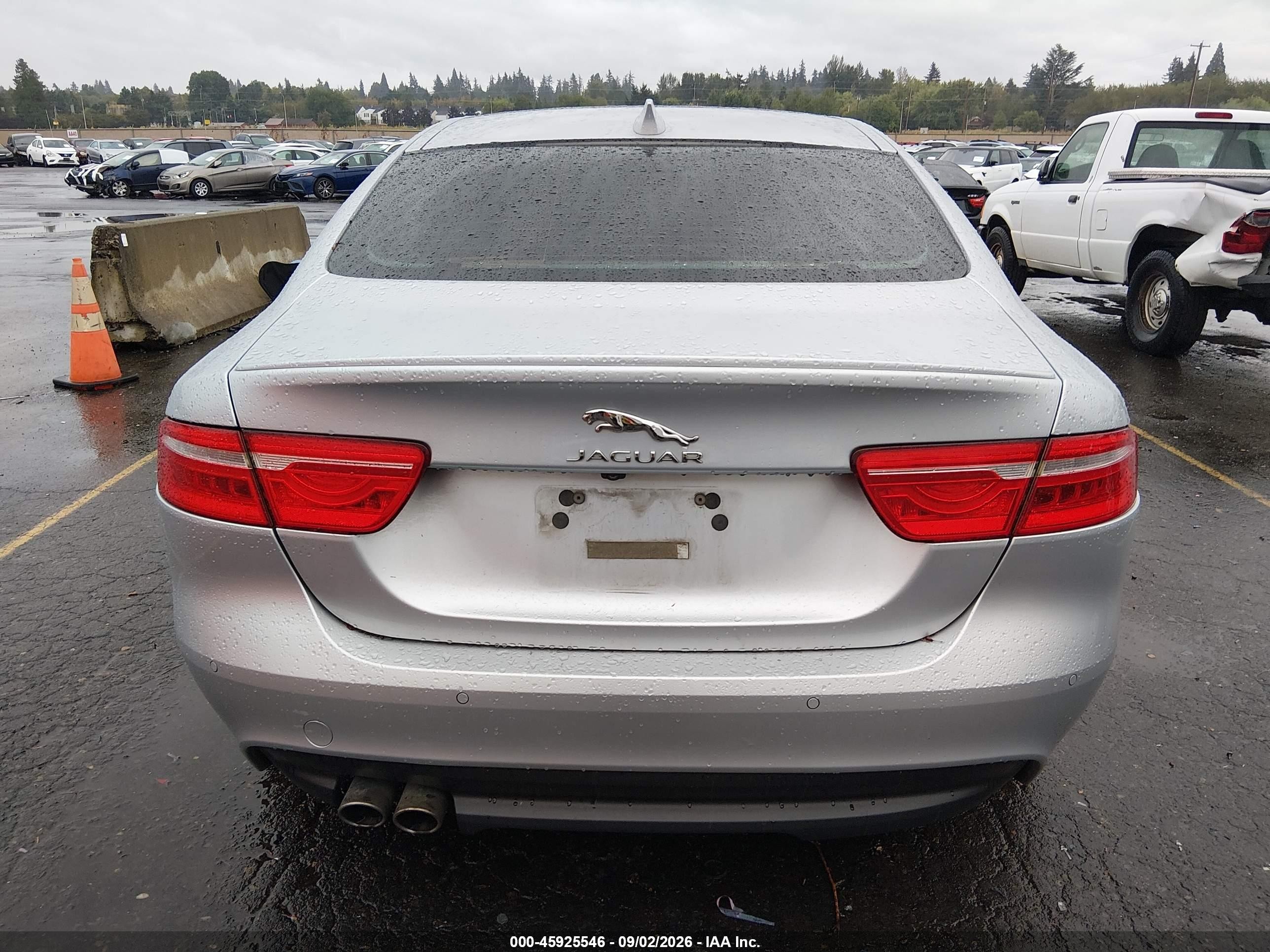 2017 Jaguar Xe 20d R-sport Silver vin: SAJAL4BN9HA951154