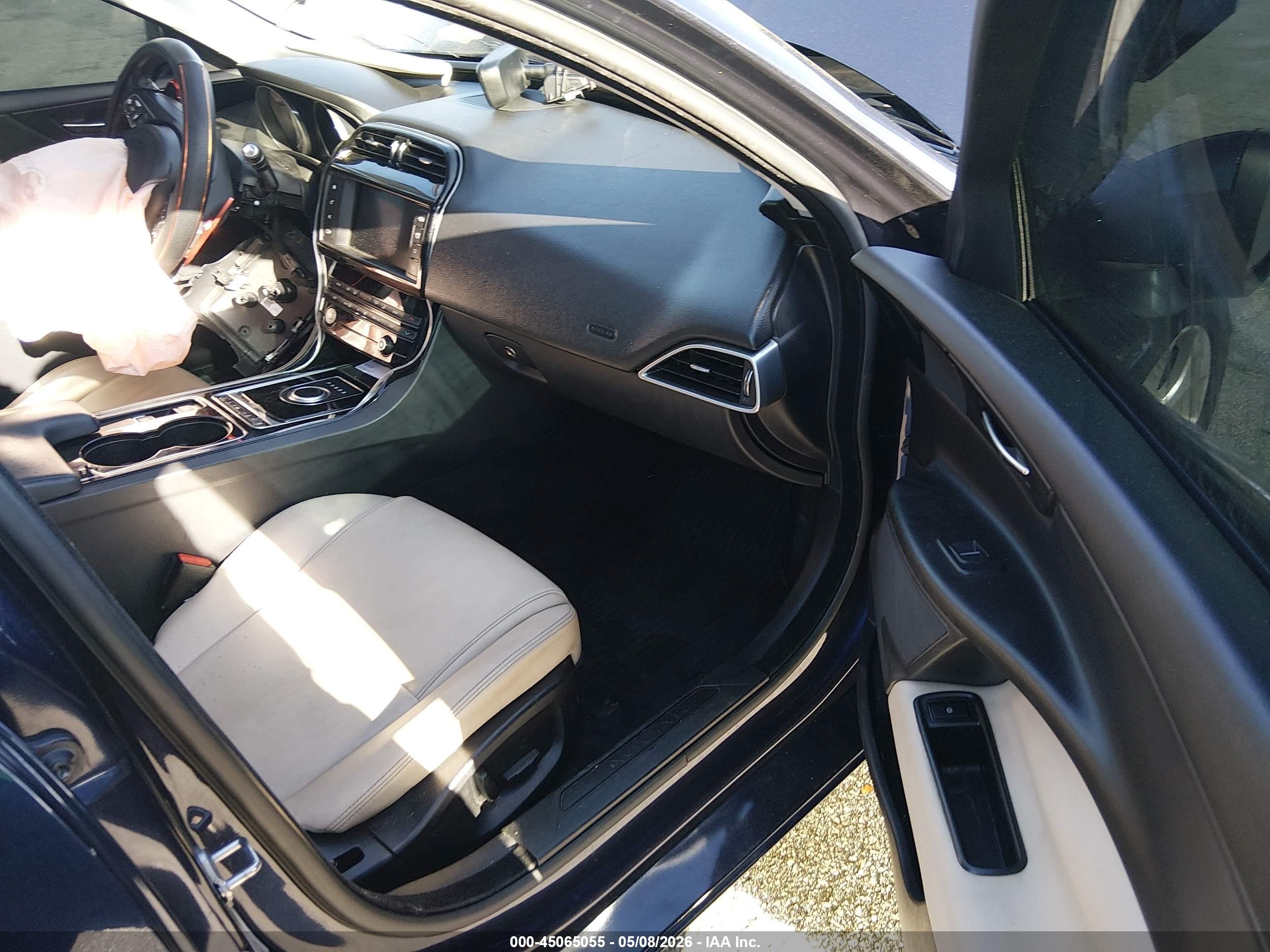 2017 Jaguar Xe 25t Синий vin: SAJAR4BG6HA951287