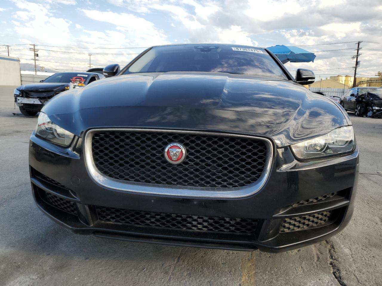 2018 Jaguar Xe Black vin: SAJAR4FX6JCP33788
