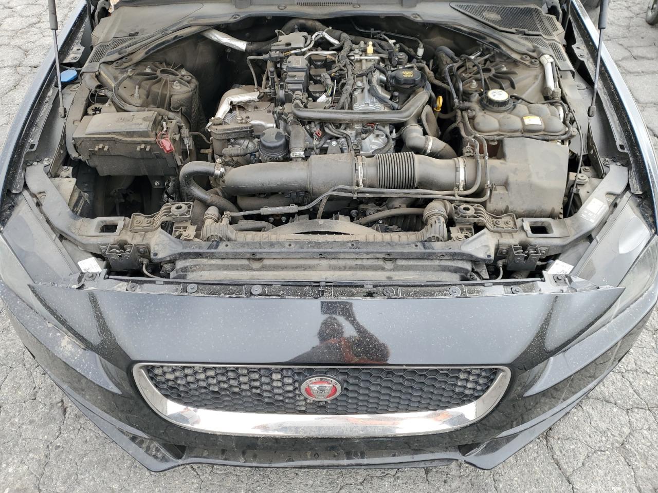 2018 Jaguar Xe Black vin: SAJAR4FX7JCP37106