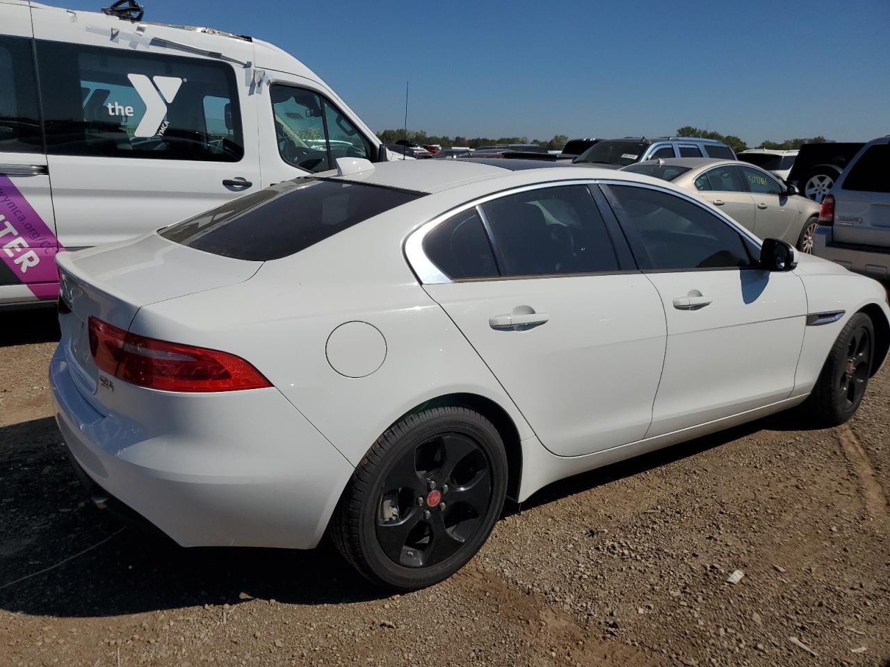2018 Jaguar Xe White vin: SAJAS4FX5JCP19501