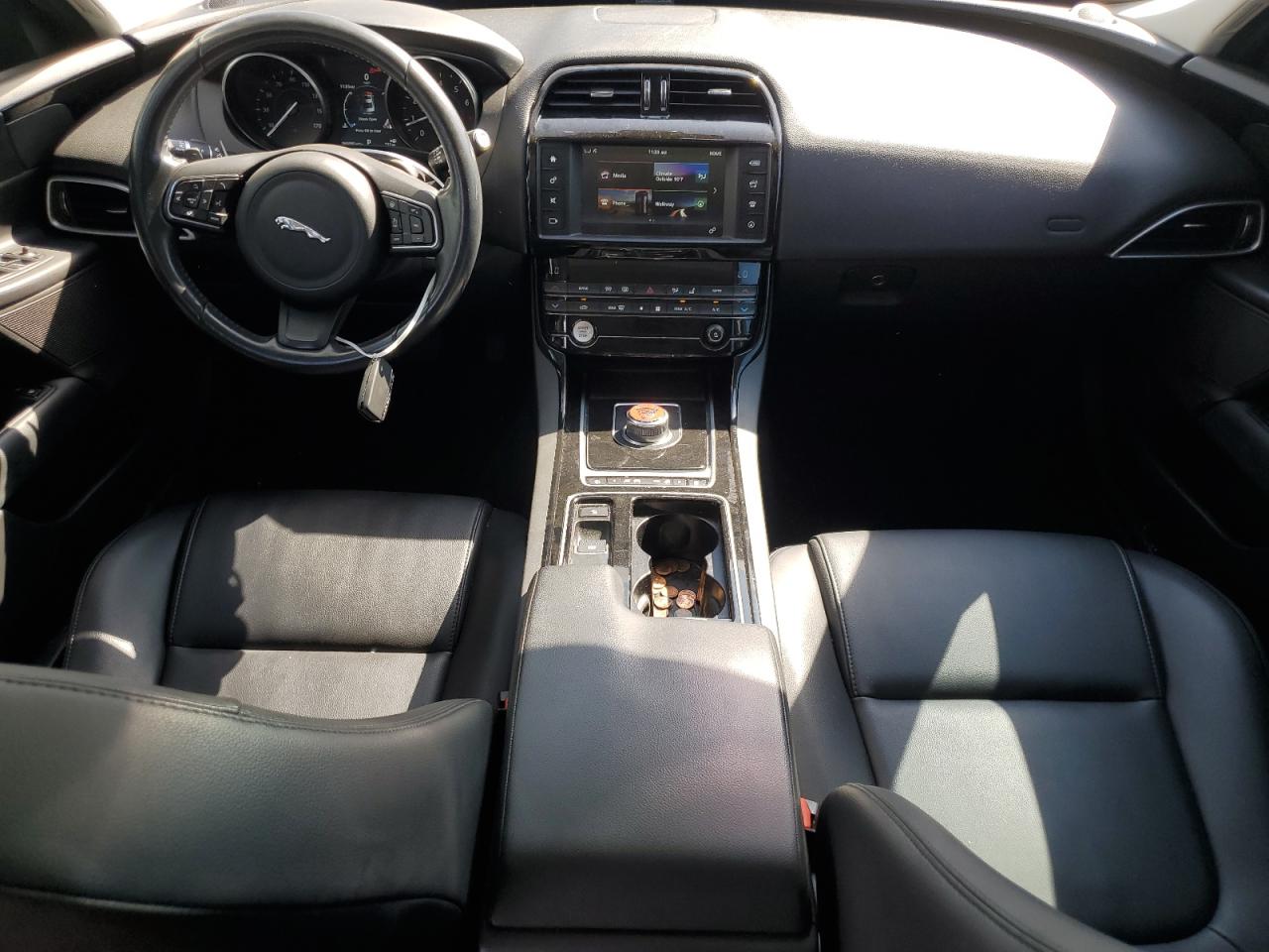 2018 Jaguar Xe White vin: SAJAS4FX5JCP19501