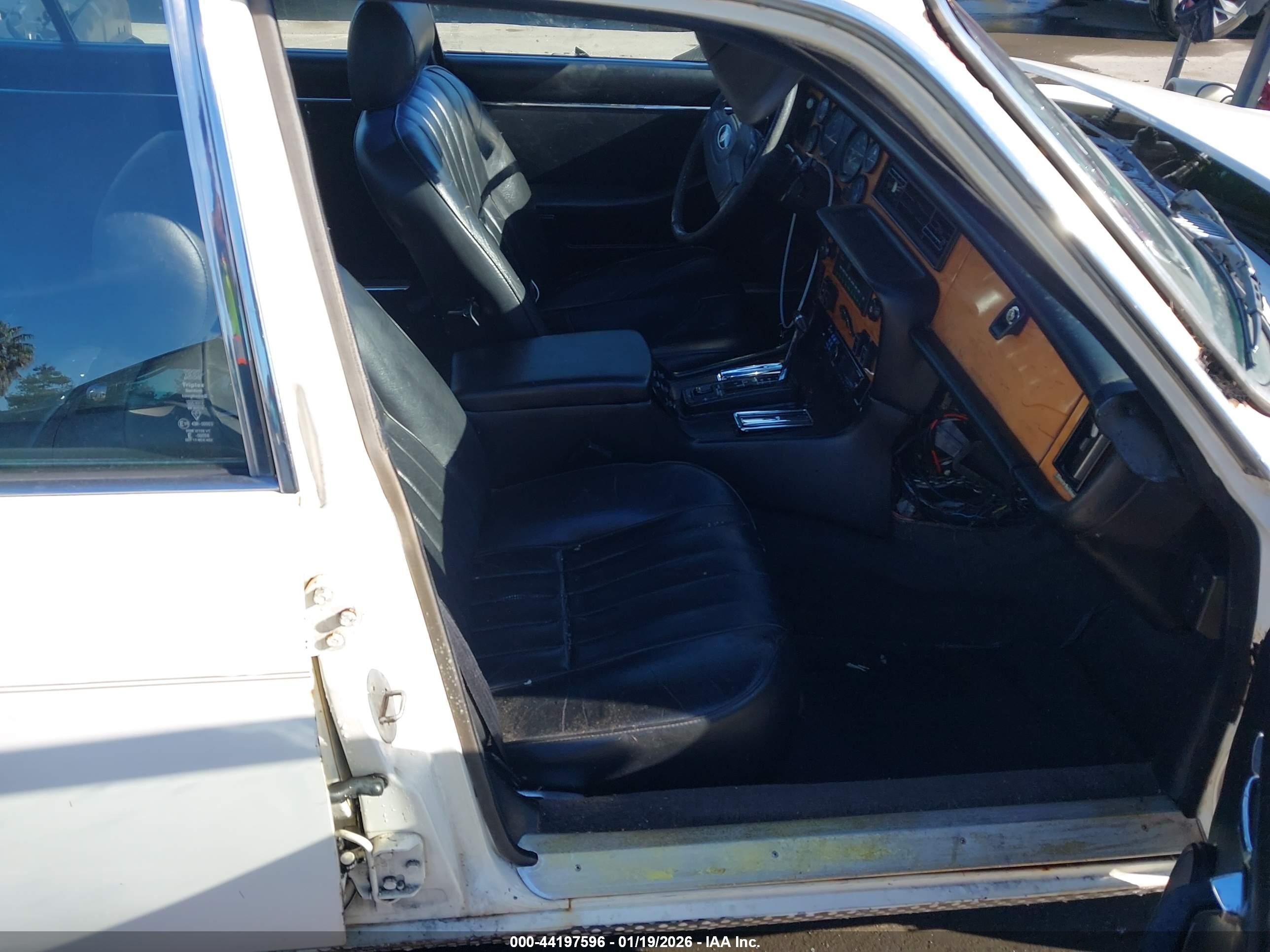 1985 Jaguar Xj6   Белый vin: SAJAV1340FC398667