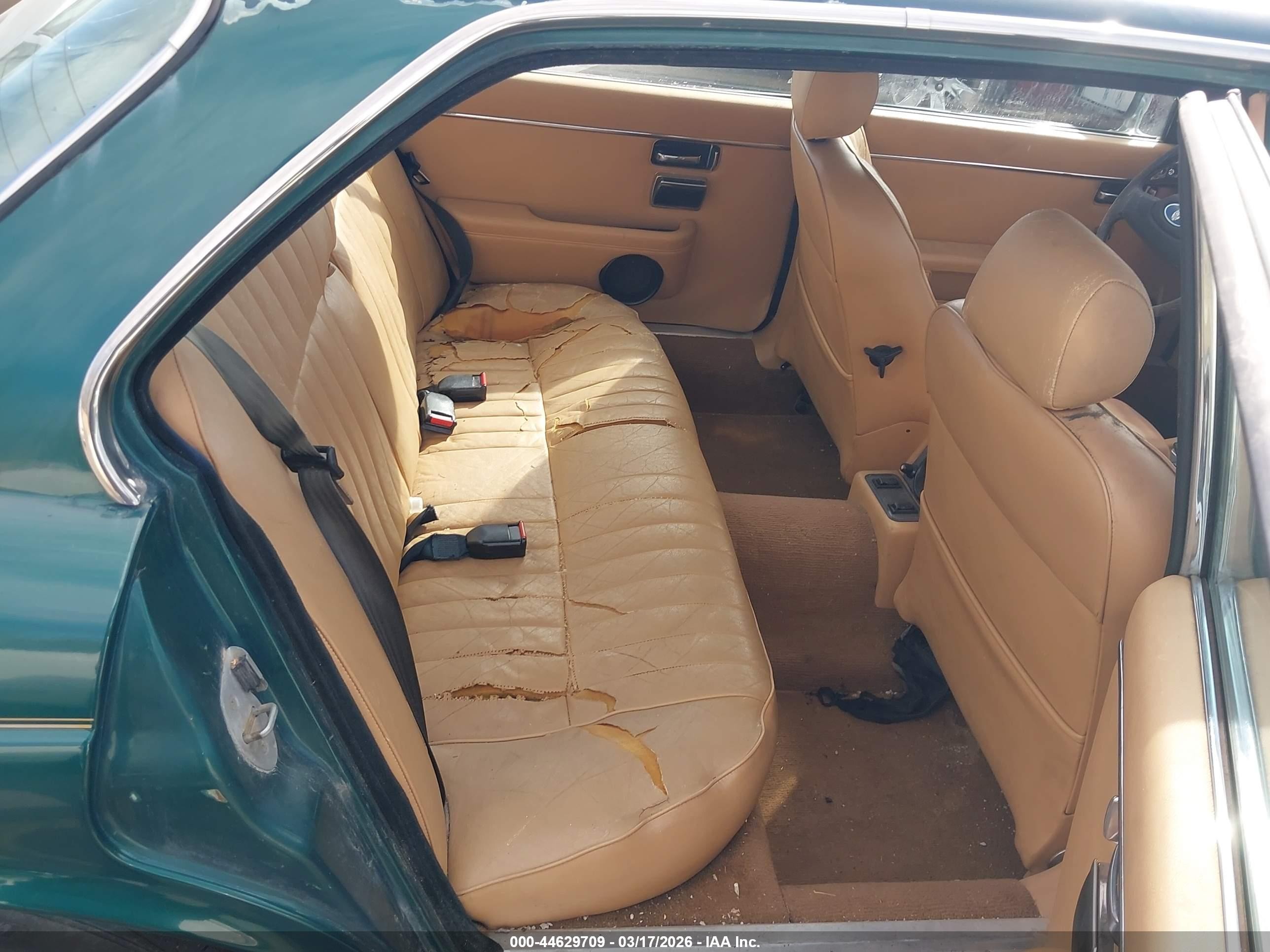1985 Jaguar Xj6   Зеленый vin: SAJAV1342FC398282