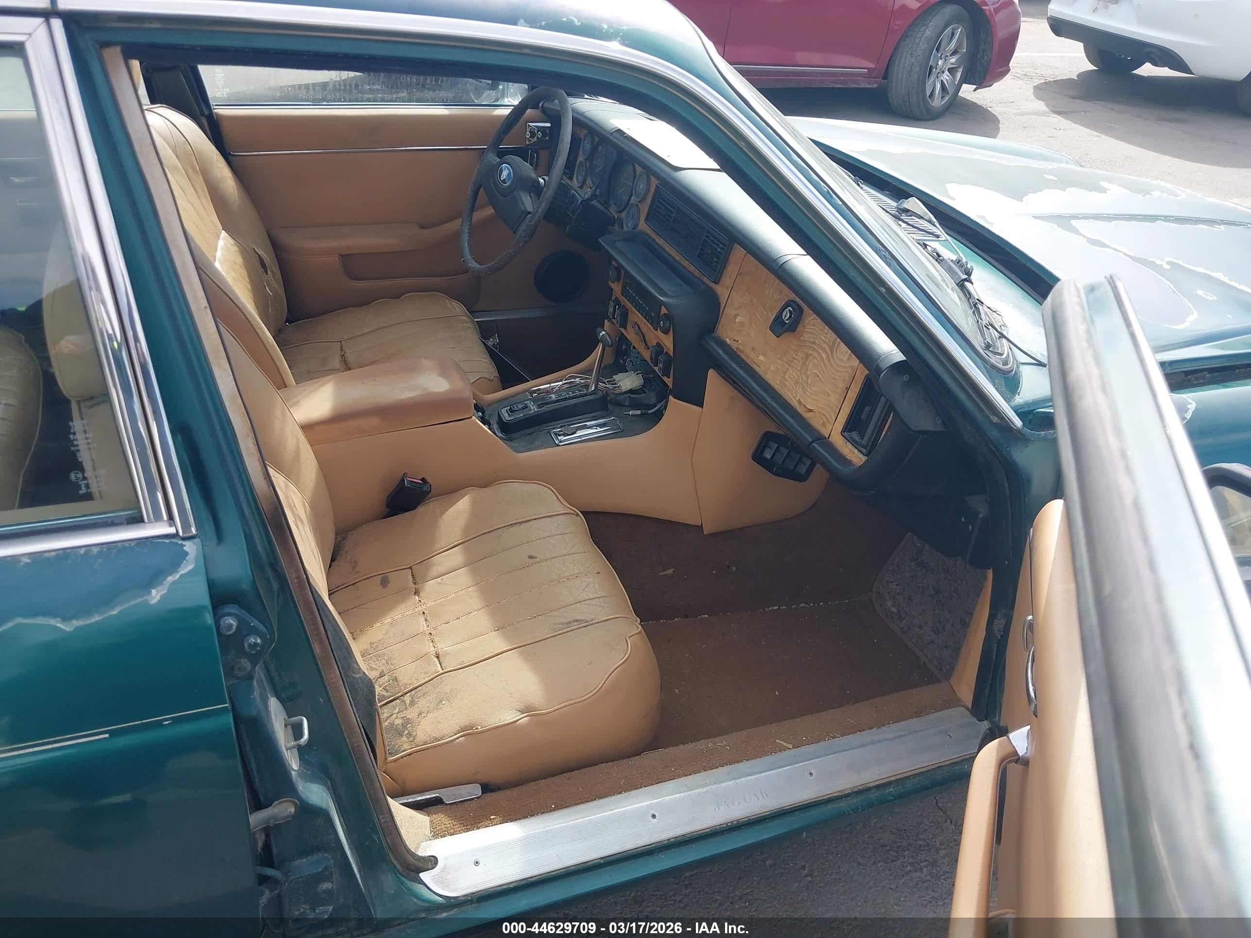 1985 Jaguar Xj6   Зеленый vin: SAJAV1342FC398282