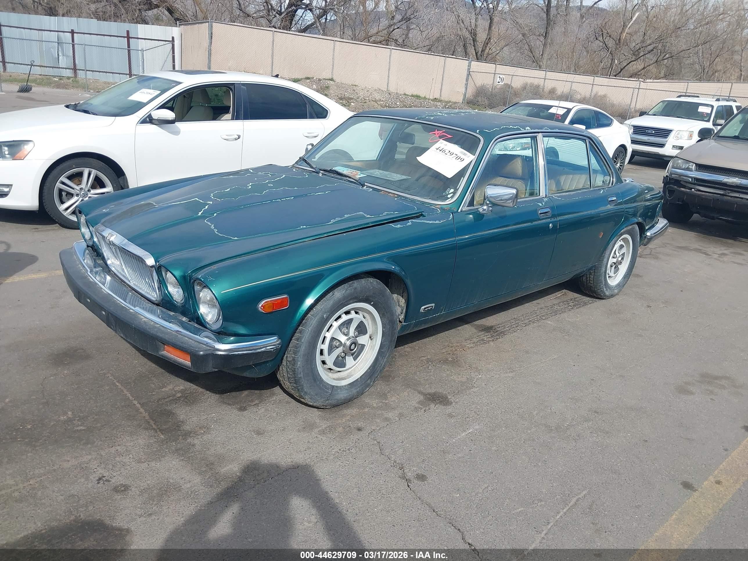 1985 Jaguar Xj6   Зеленый vin: SAJAV1342FC398282
