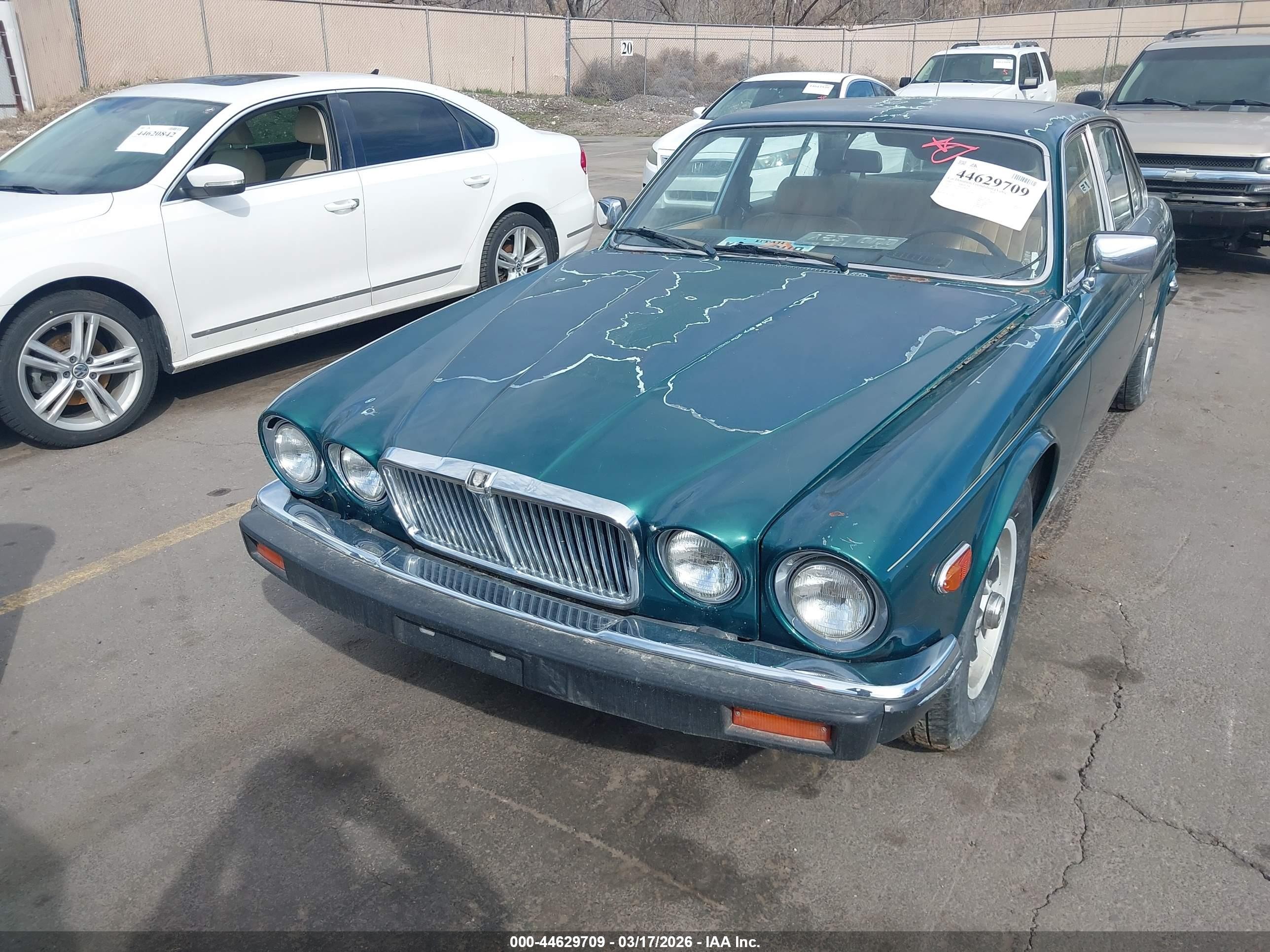 1985 Jaguar Xj6   Зеленый vin: SAJAV1342FC398282