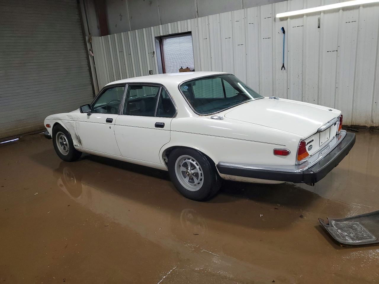 1985 Jaguar Xj6 White vin: SAJAV1343FC429376