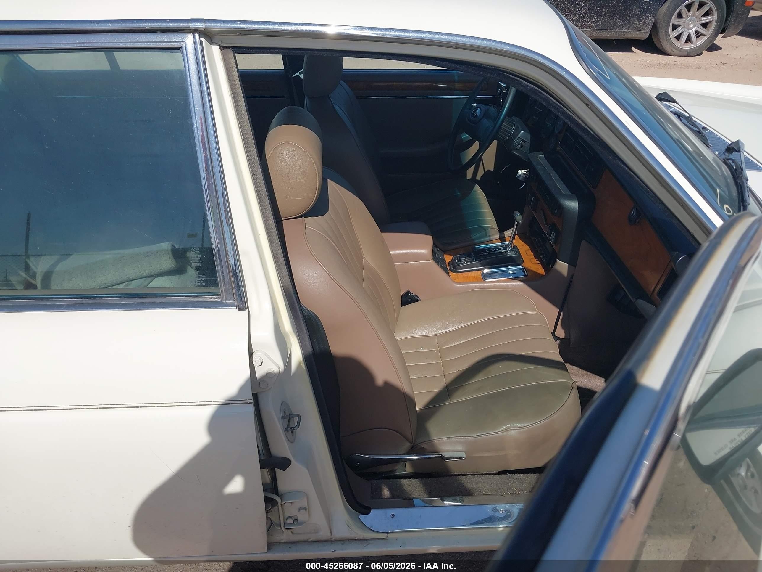 1987 Jaguar Xj6   Cream vin: SAJAV1343HC463885