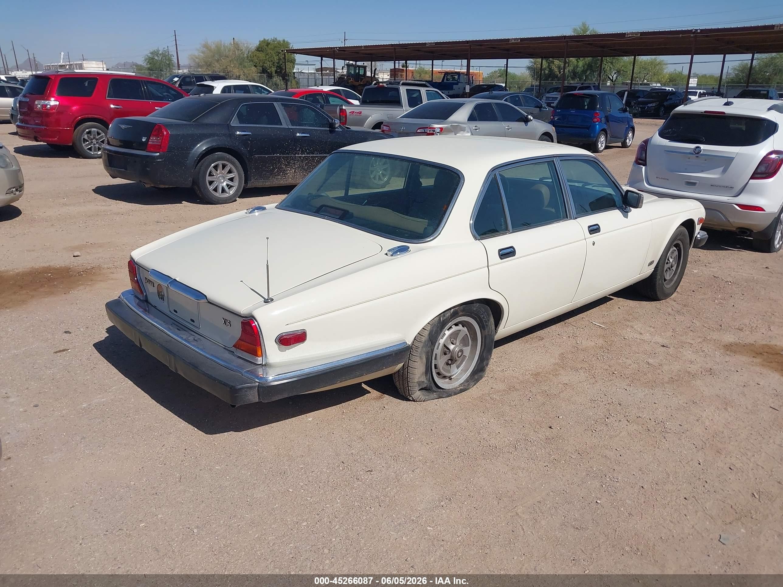 1987 Jaguar Xj6   Cream vin: SAJAV1343HC463885