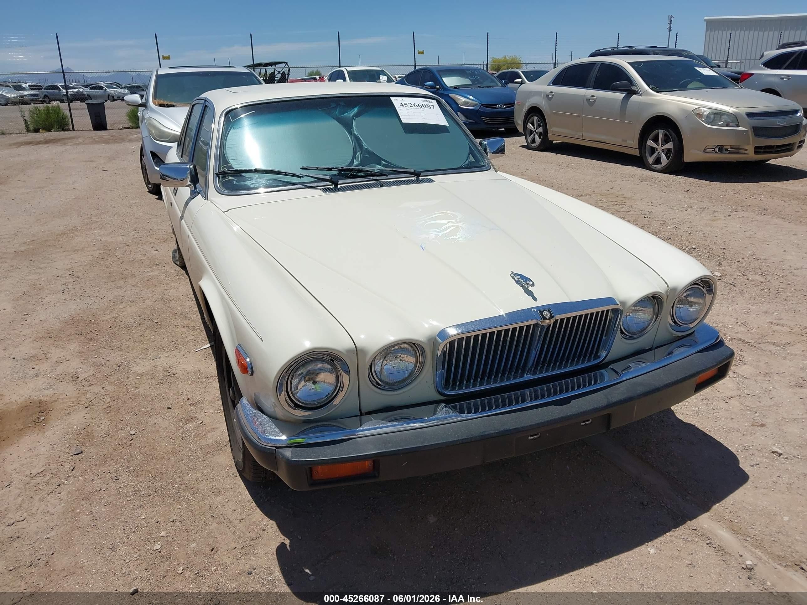 1987 Jaguar Xj6   Cream vin: SAJAV1343HC463885