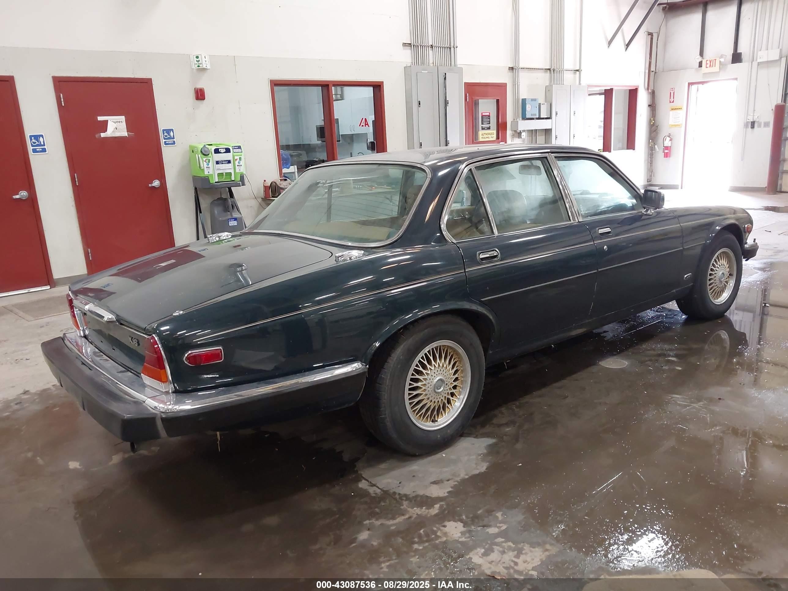 1985 Jaguar Xj6   Green vin: SAJAV1346FC416069