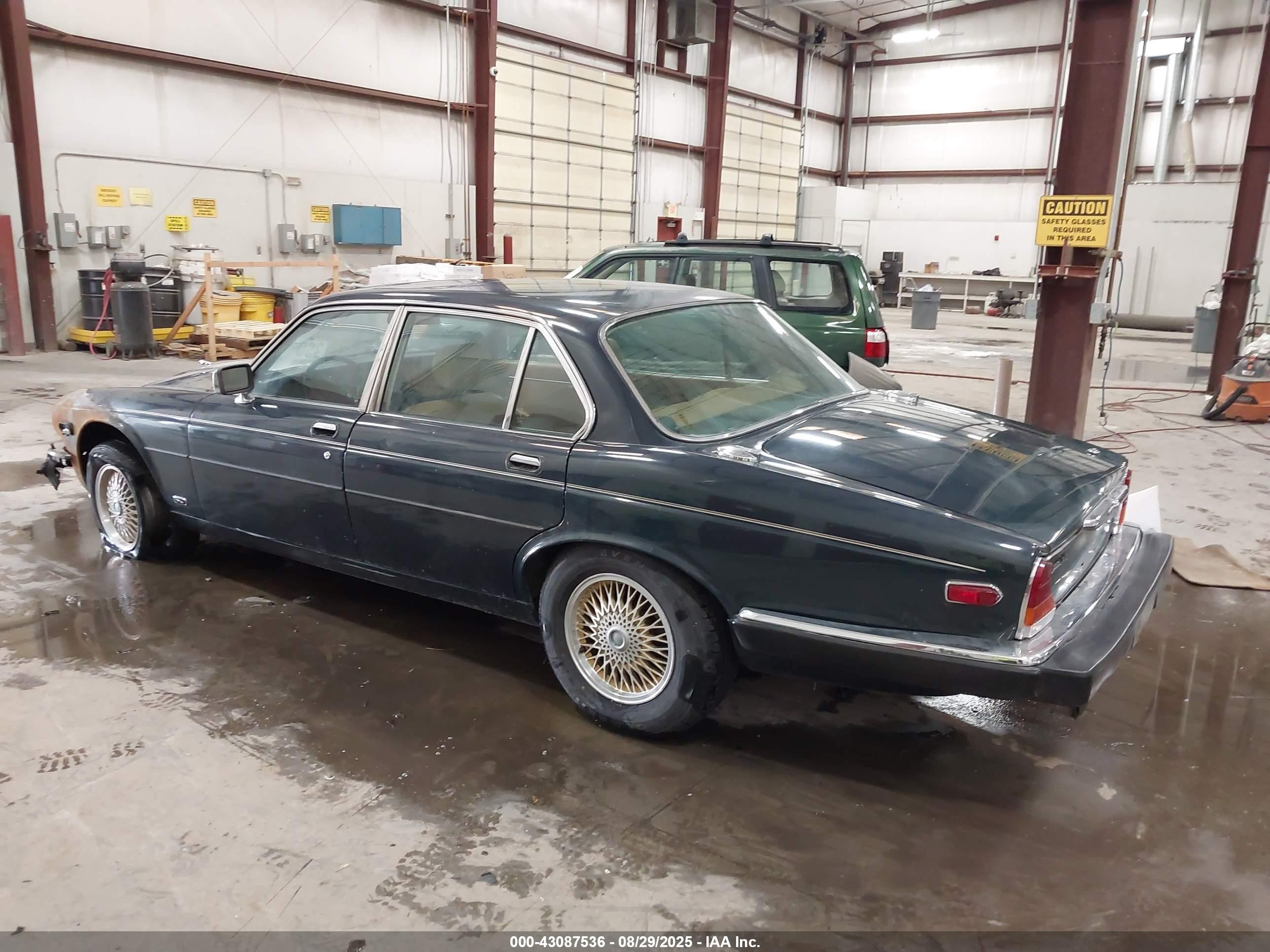1985 Jaguar Xj6   Green vin: SAJAV1346FC416069
