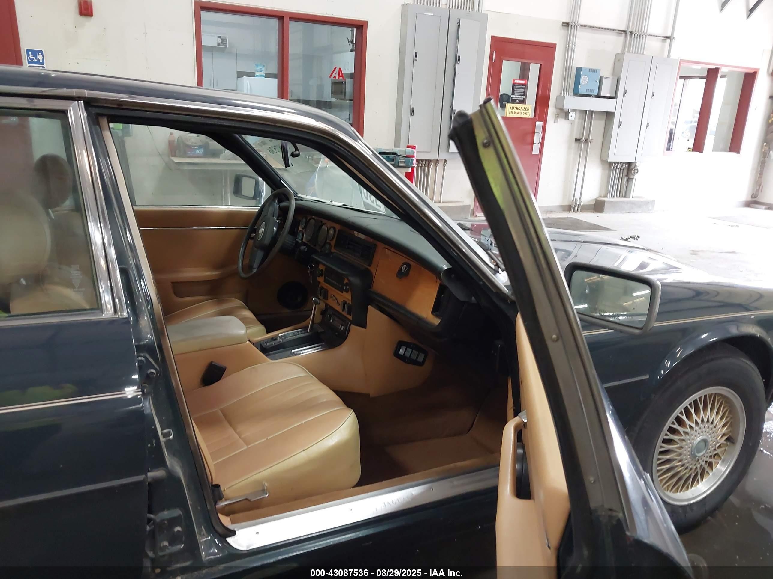 1985 Jaguar Xj6   Green vin: SAJAV1346FC416069