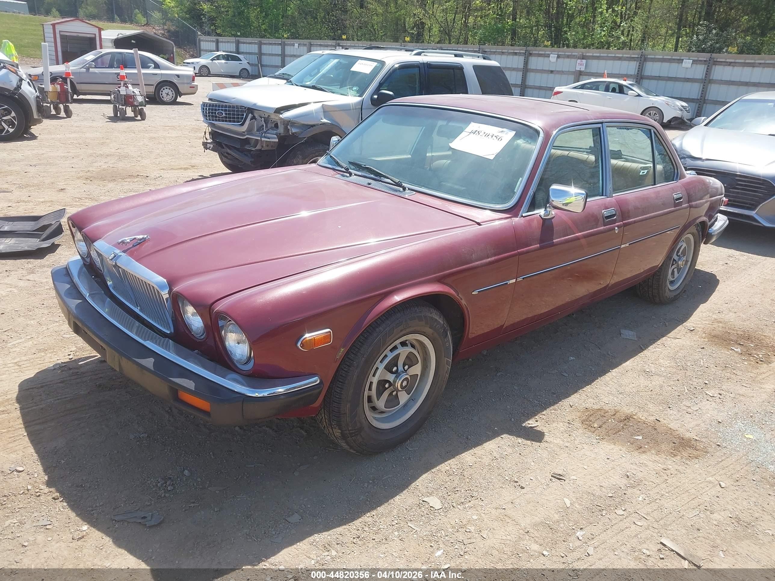 1985 Jaguar Xj6   Maroon vin: SAJAV1348FC393121