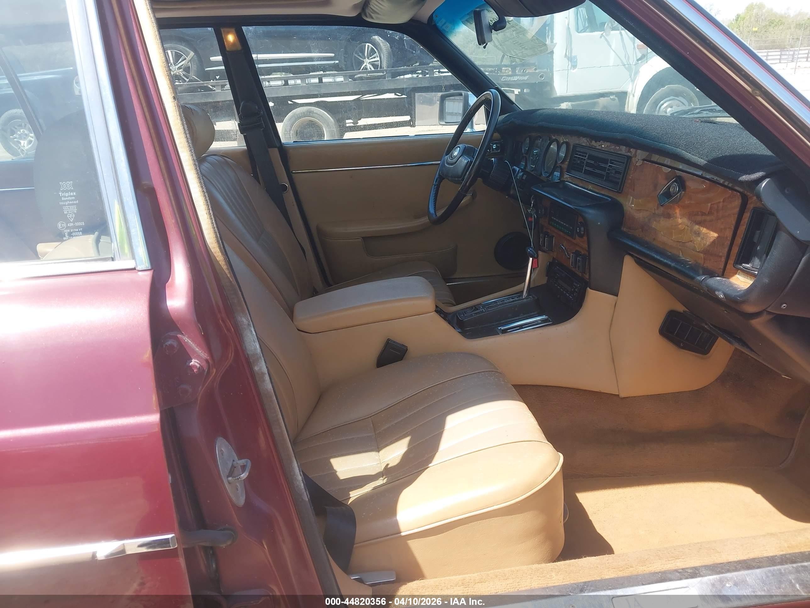 1985 Jaguar Xj6   Maroon vin: SAJAV1348FC393121