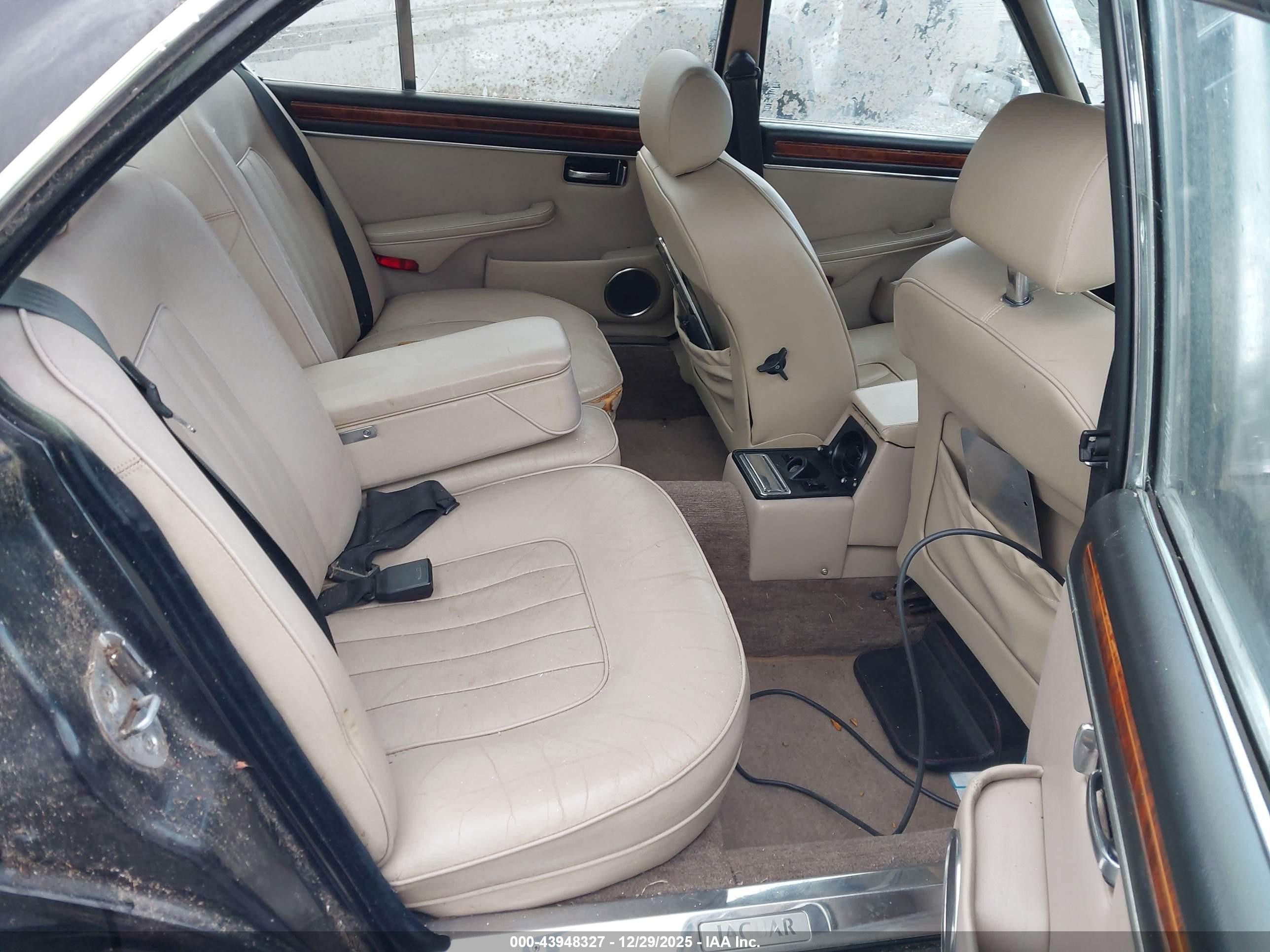 1986 Jaguar Xj6 Vanden Plas Black vin: SAJAY1342GC444914