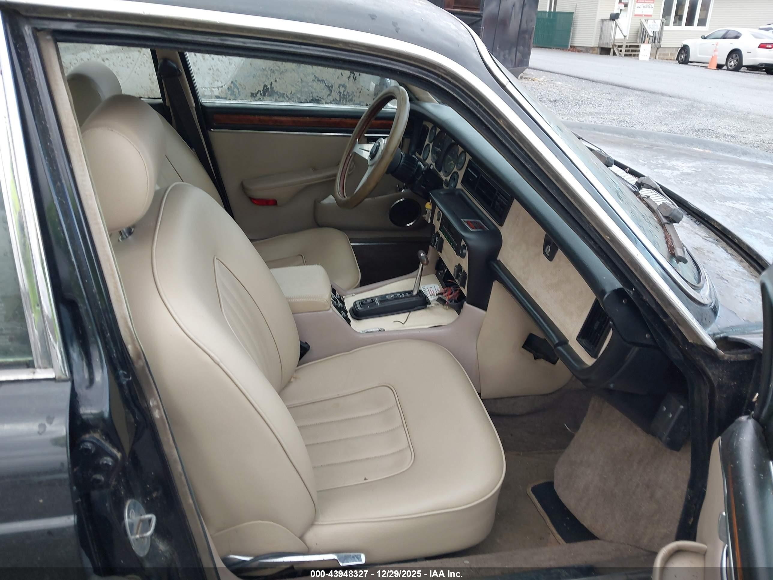 1986 Jaguar Xj6 Vanden Plas Black vin: SAJAY1342GC444914