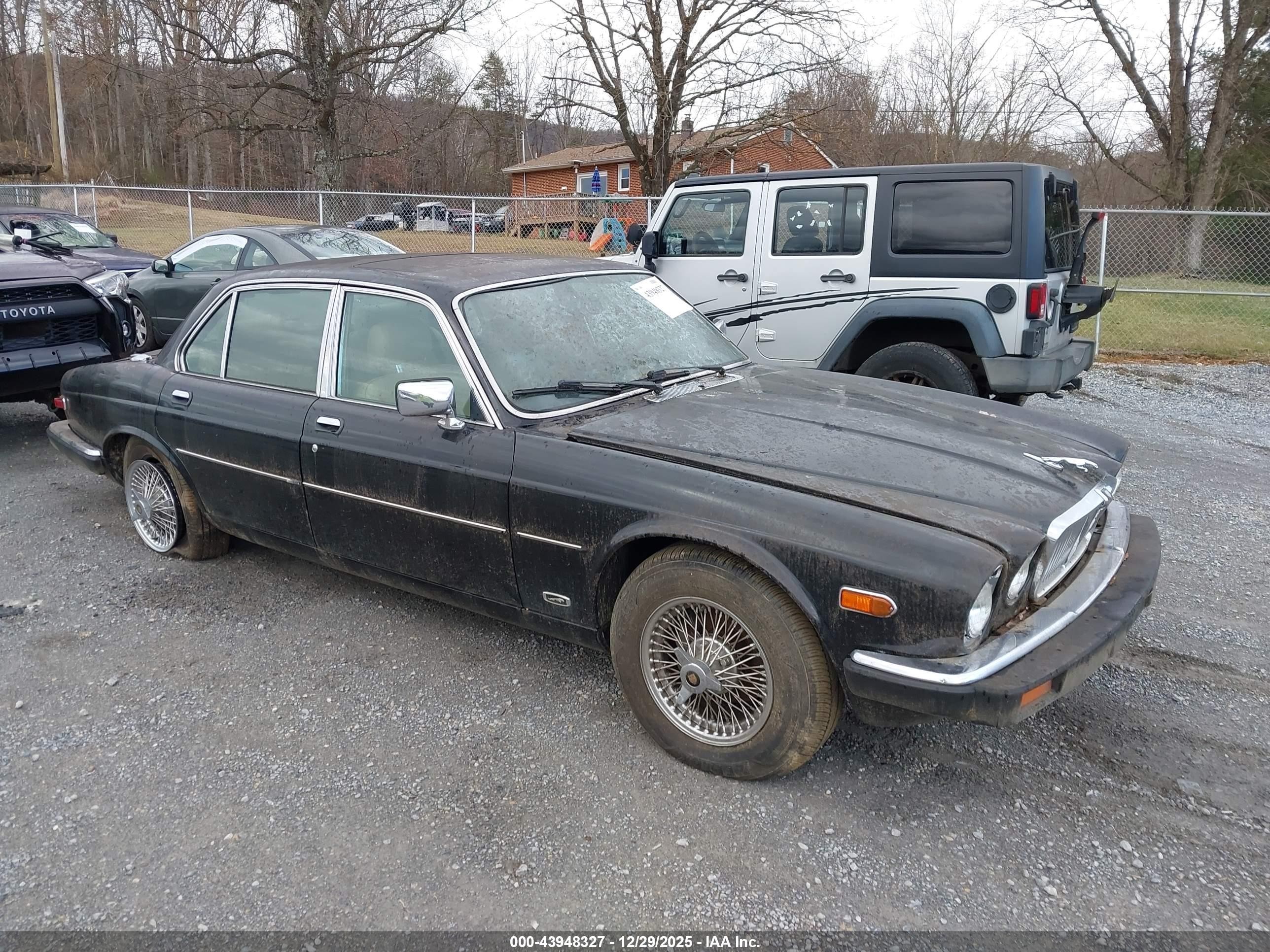 1986 Jaguar Xj6 Vanden Plas Black vin: SAJAY1342GC444914