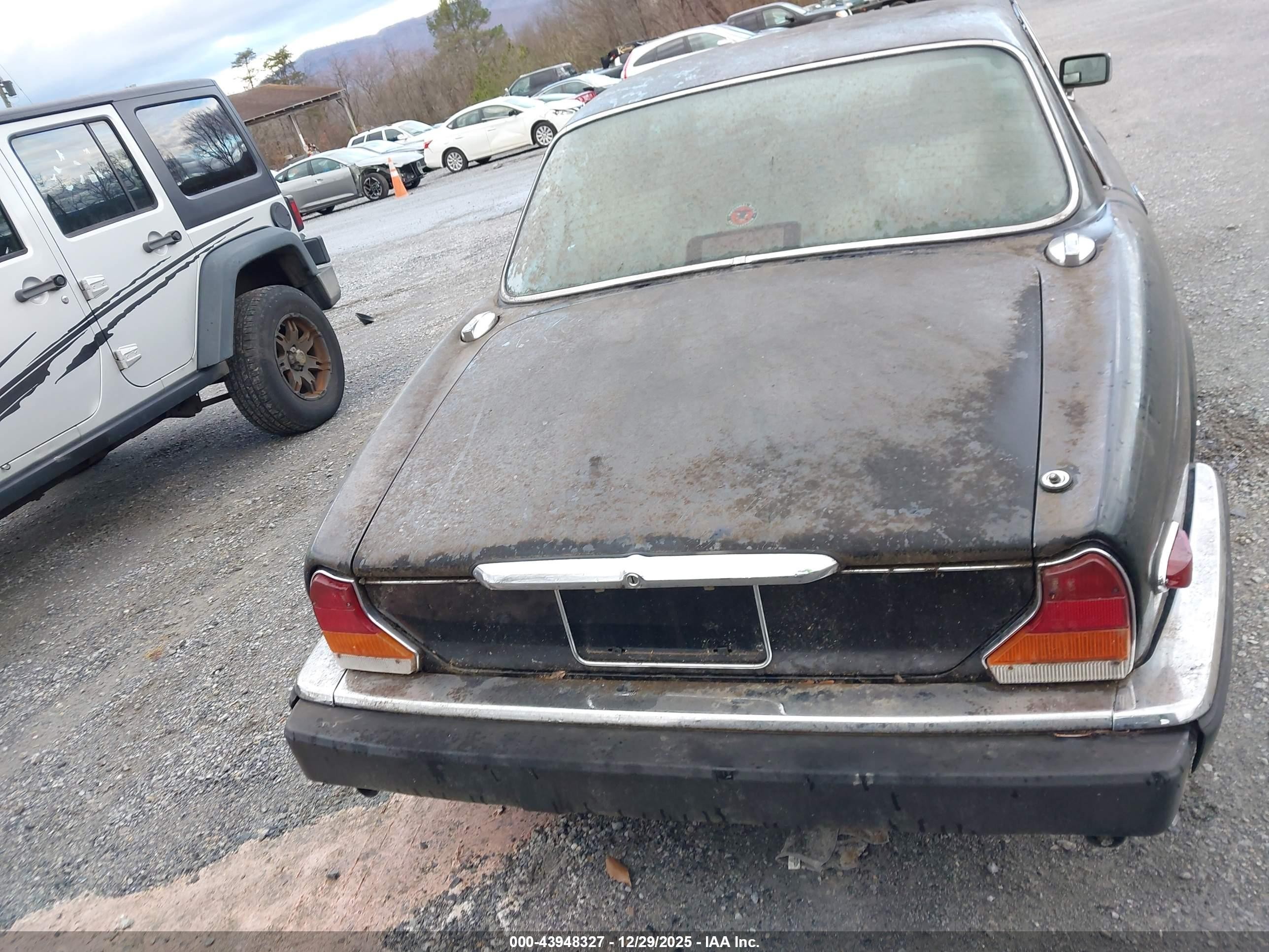 1986 Jaguar Xj6 Vanden Plas Black vin: SAJAY1342GC444914