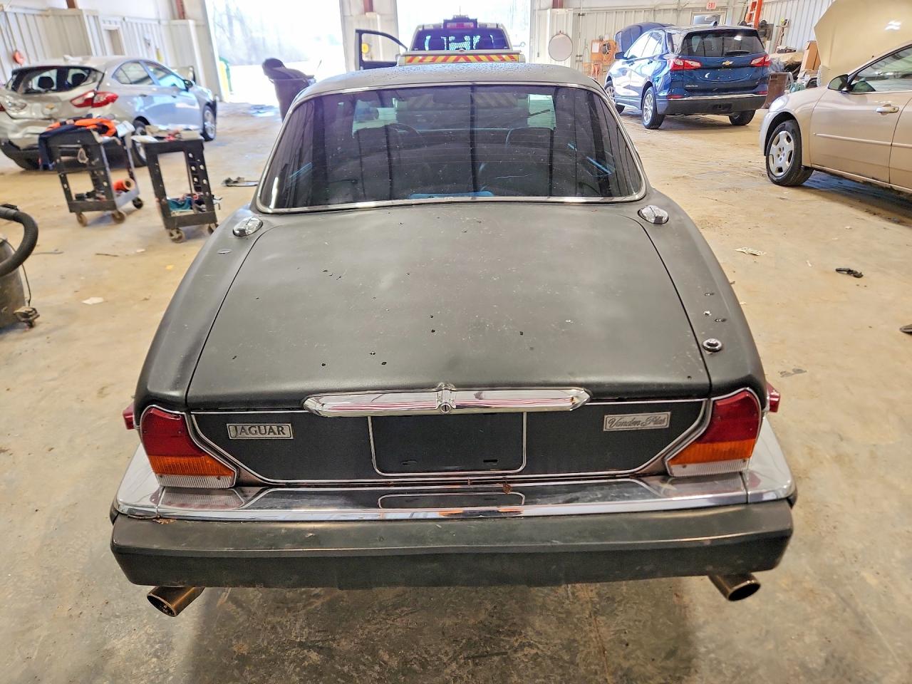 1985 Jaguar Xj6 Vanden Plas Two Tone vin: SAJAY1343FC397388