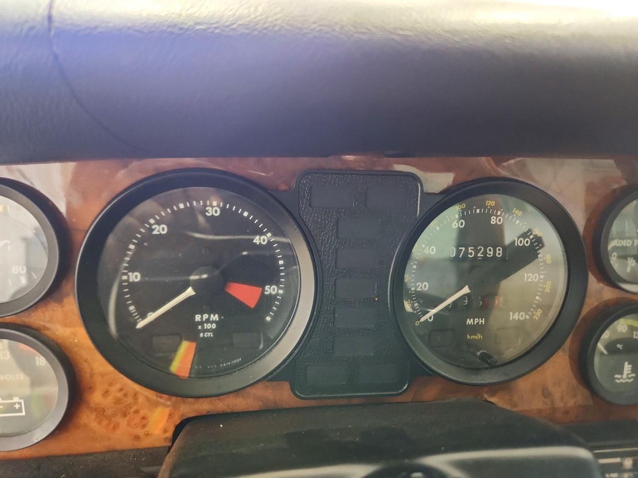 1985 Jaguar Xj6 Vanden Plas Two Tone vin: SAJAY1343FC397388