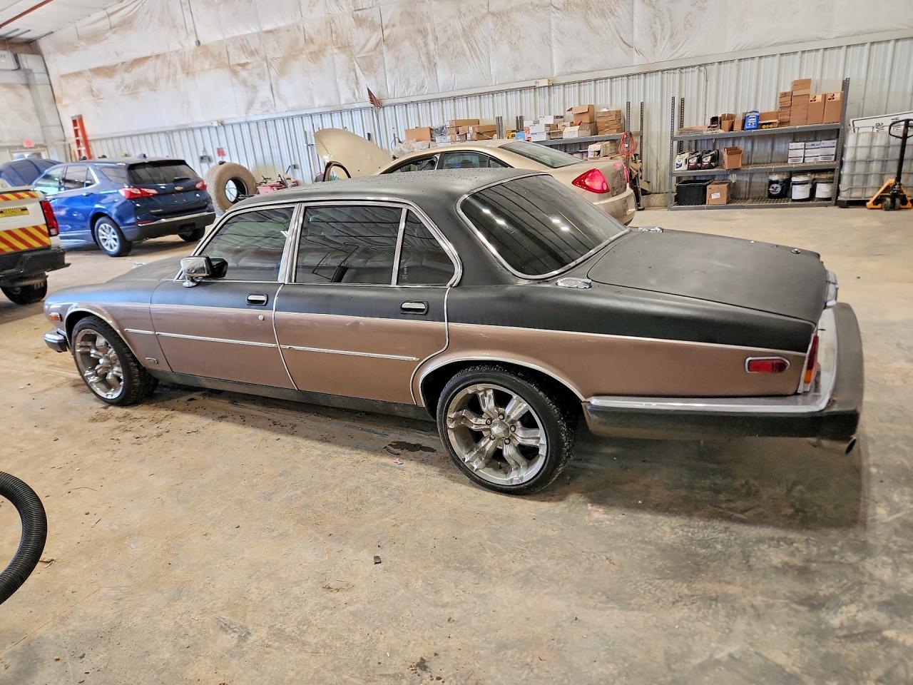 1985 Jaguar Xj6 Vanden Plas Two Tone vin: SAJAY1343FC397388
