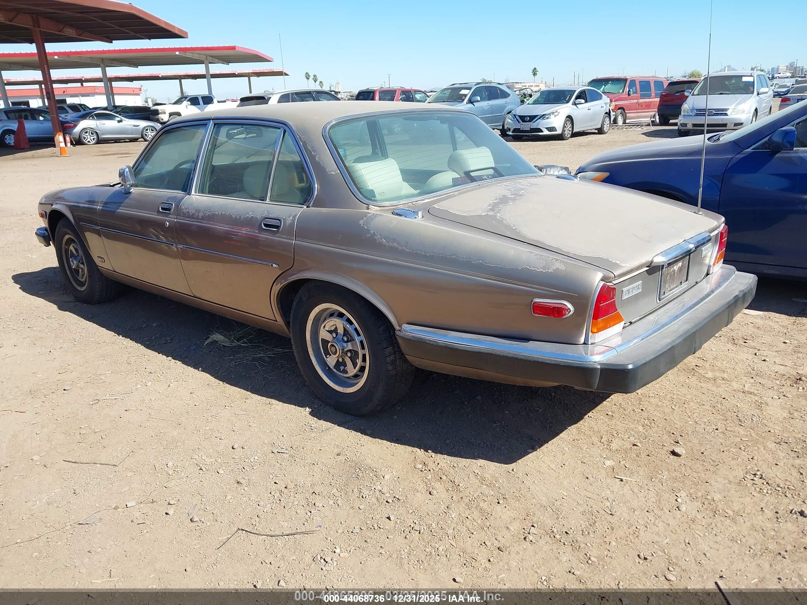 1986 Jaguar Xj6 Vanden Plas Коричневый vin: SAJAY1343GC456151
