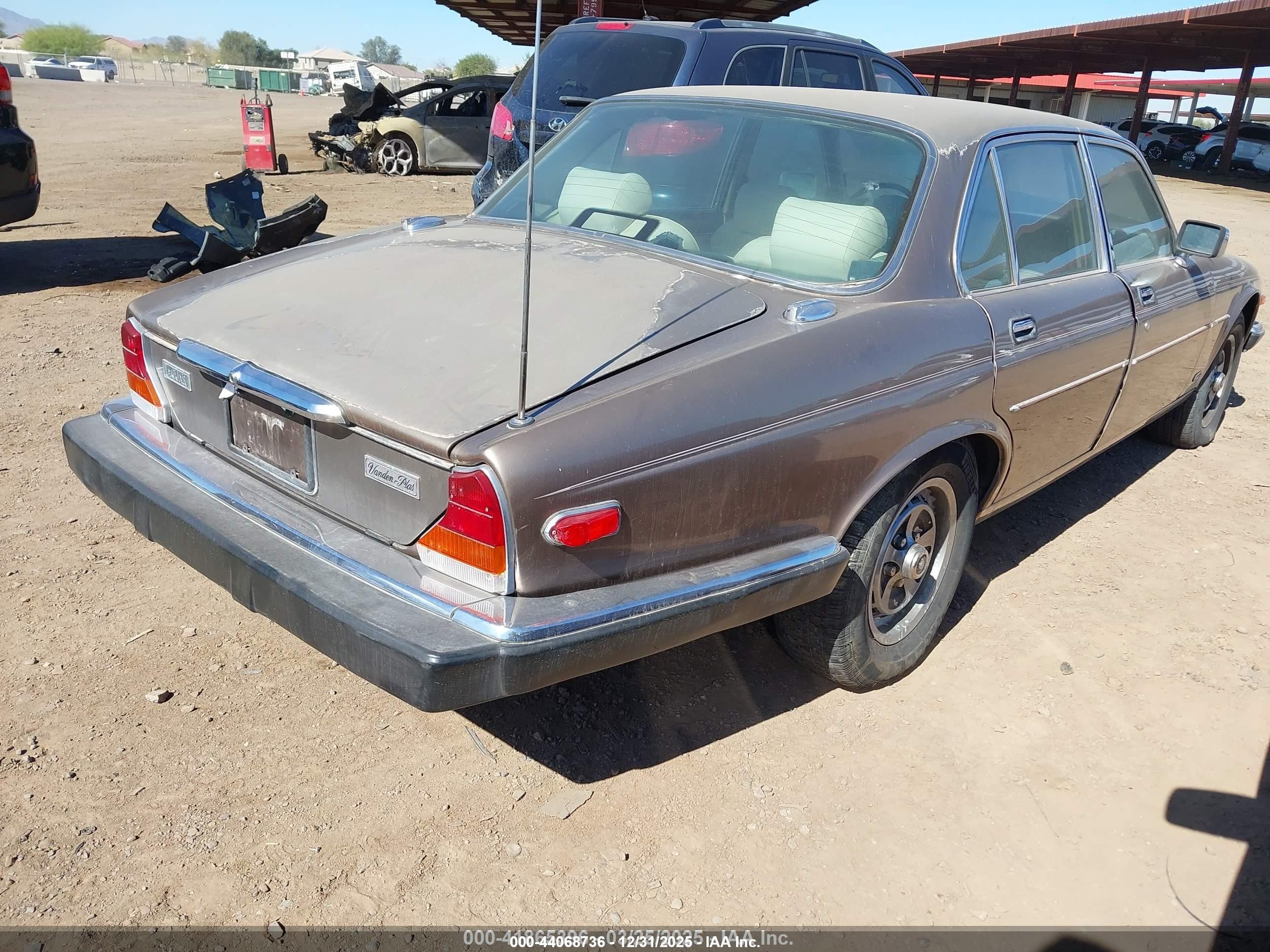 1986 Jaguar Xj6 Vanden Plas Коричневый vin: SAJAY1343GC456151