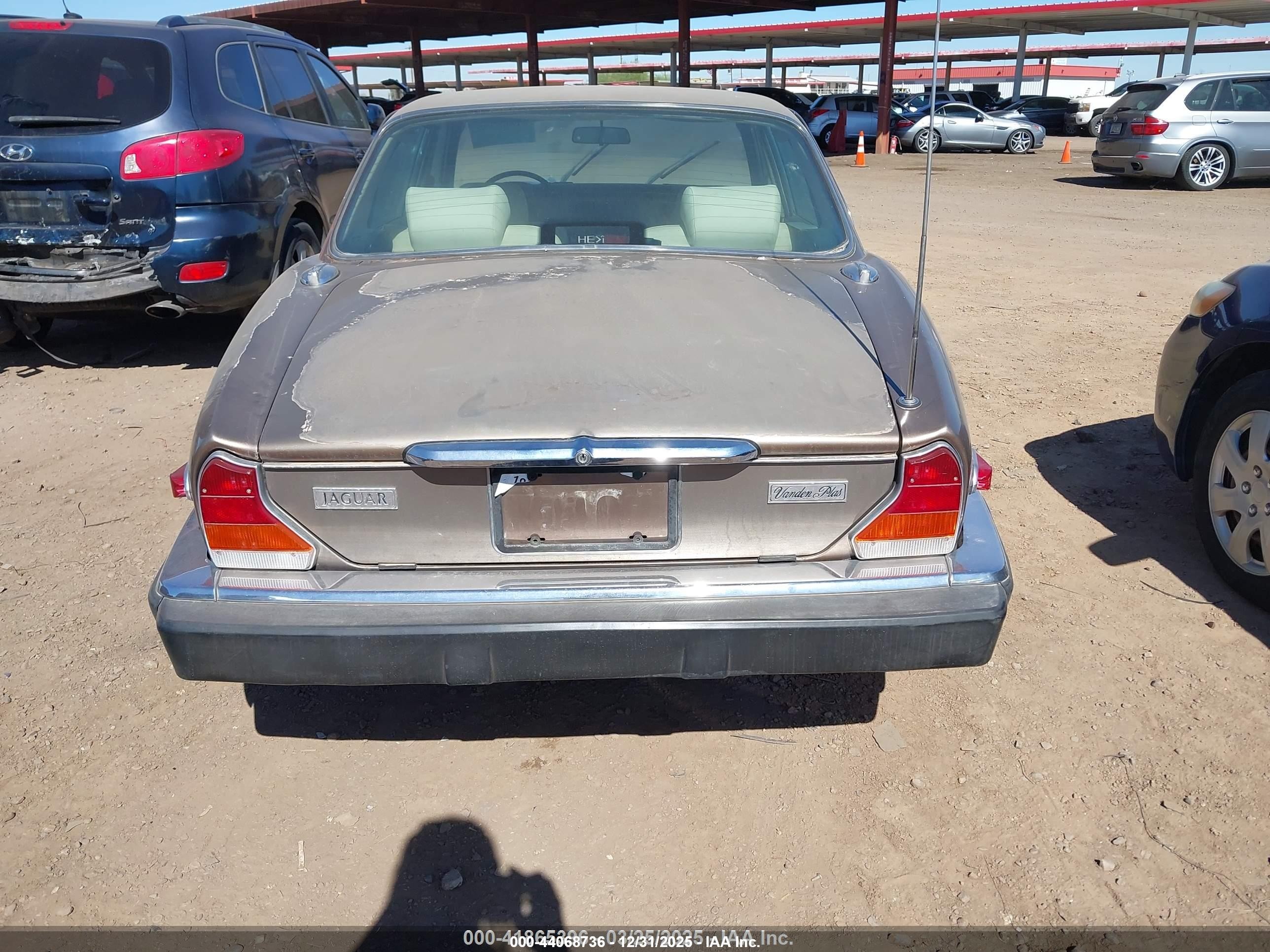 1986 Jaguar Xj6 Vanden Plas Коричневый vin: SAJAY1343GC456151